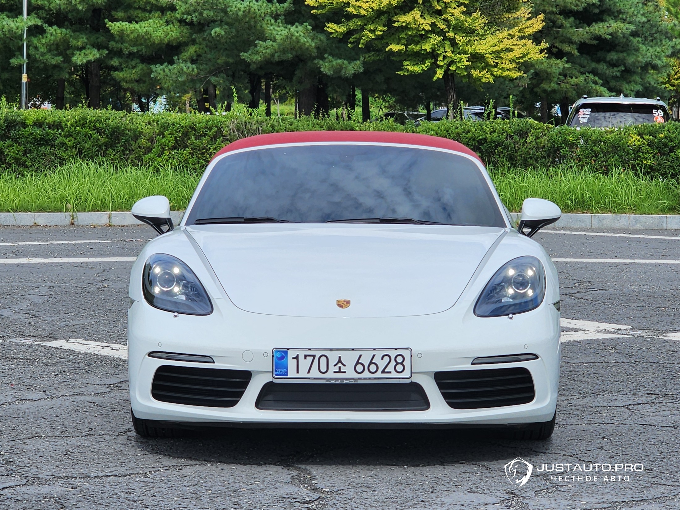 Автомобиль Porsche 718