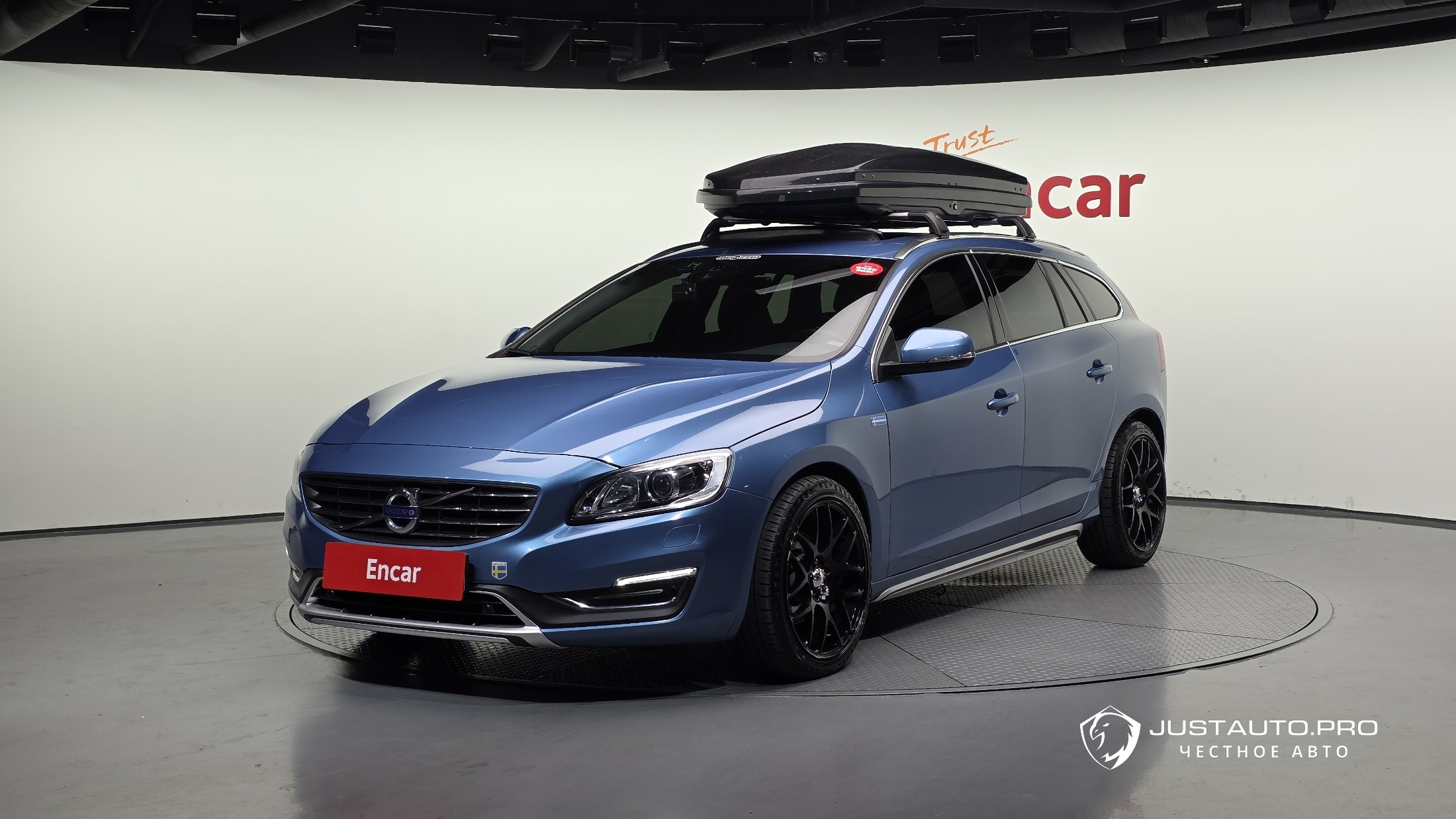 Автомобиль Volvo V60