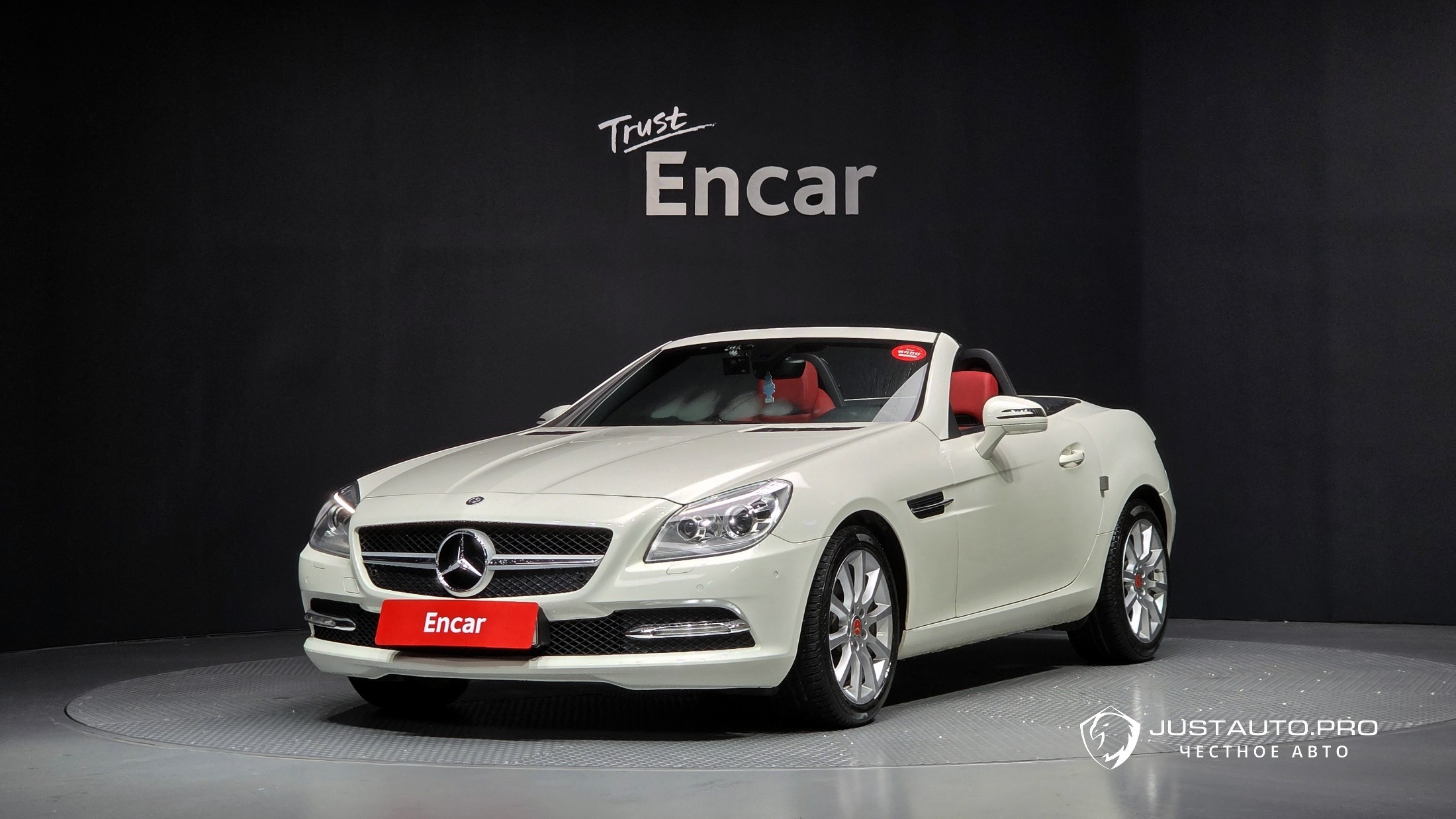 Автомобиль Mercedes-Benz SLK-Class