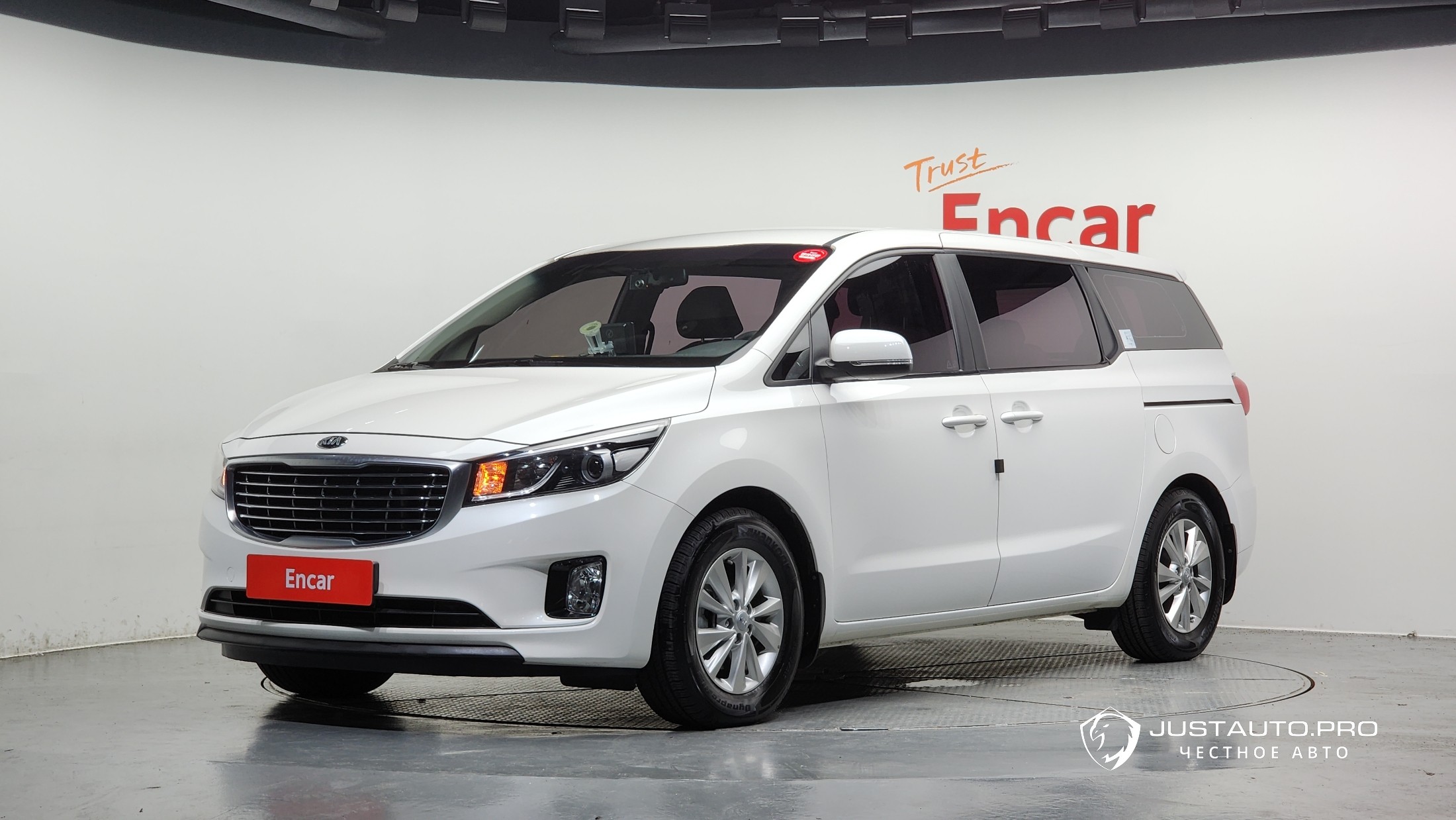 Автомобиль Kia Canival