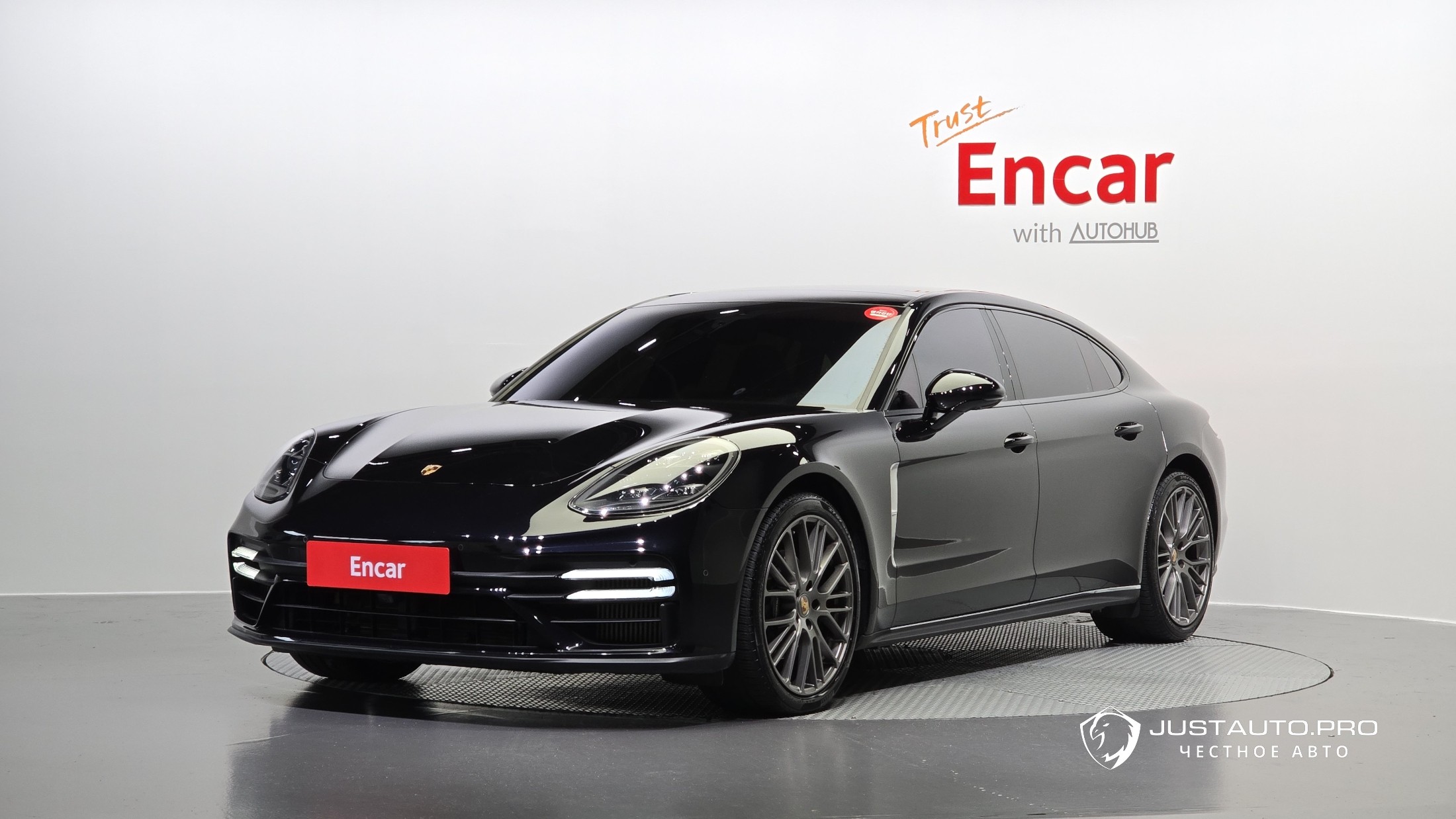 Автомобиль Porsche Panamera
