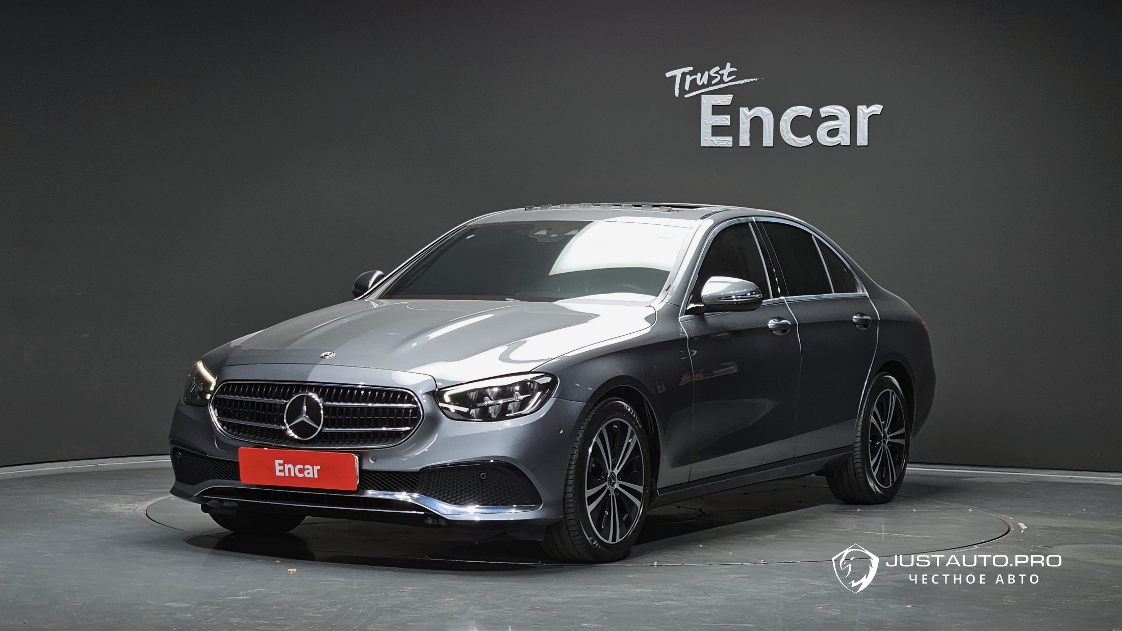 Автомобиль Mercedes-Benz E-Class