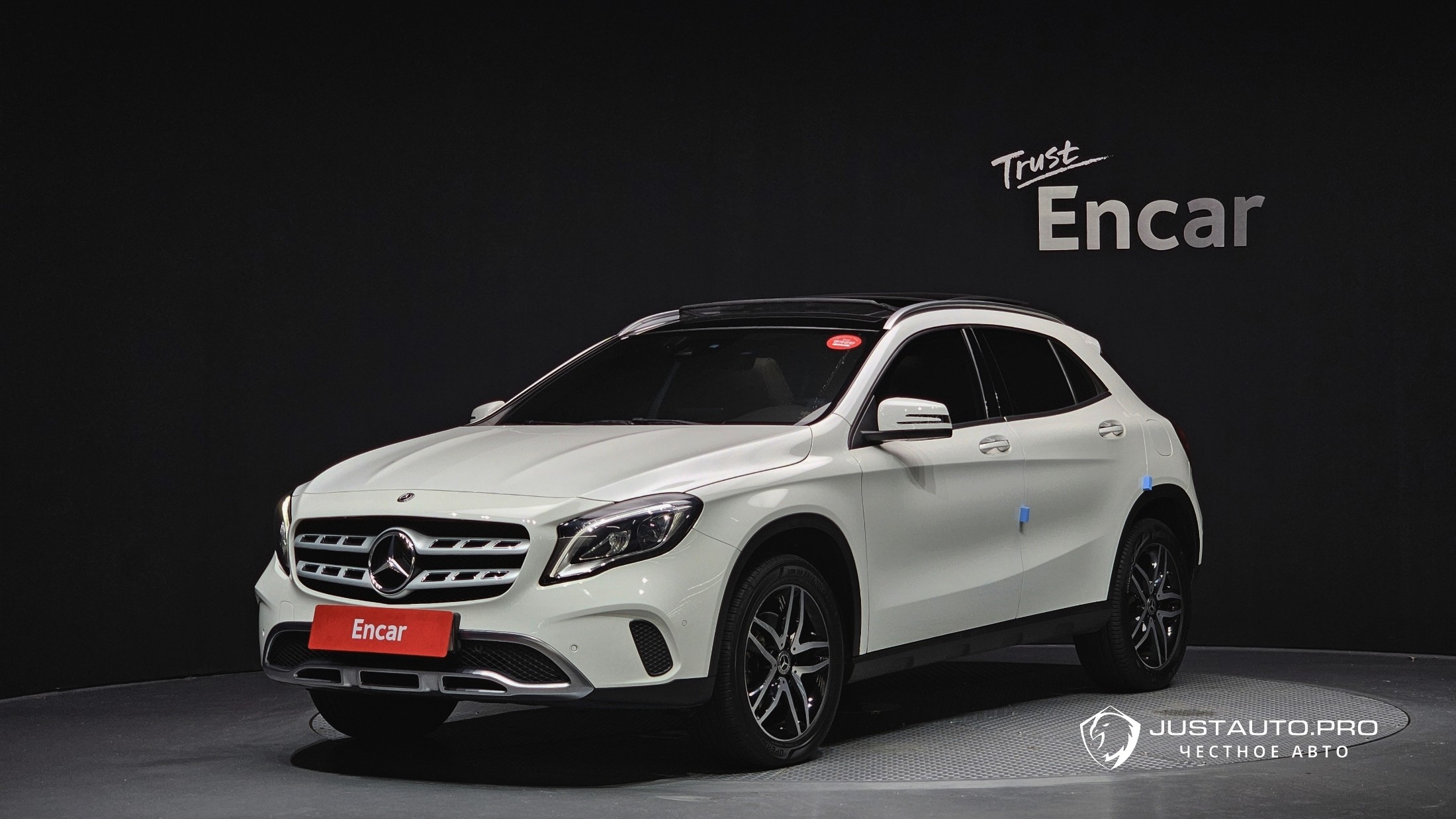 Автомобиль Mercedes-Benz GLA-Class