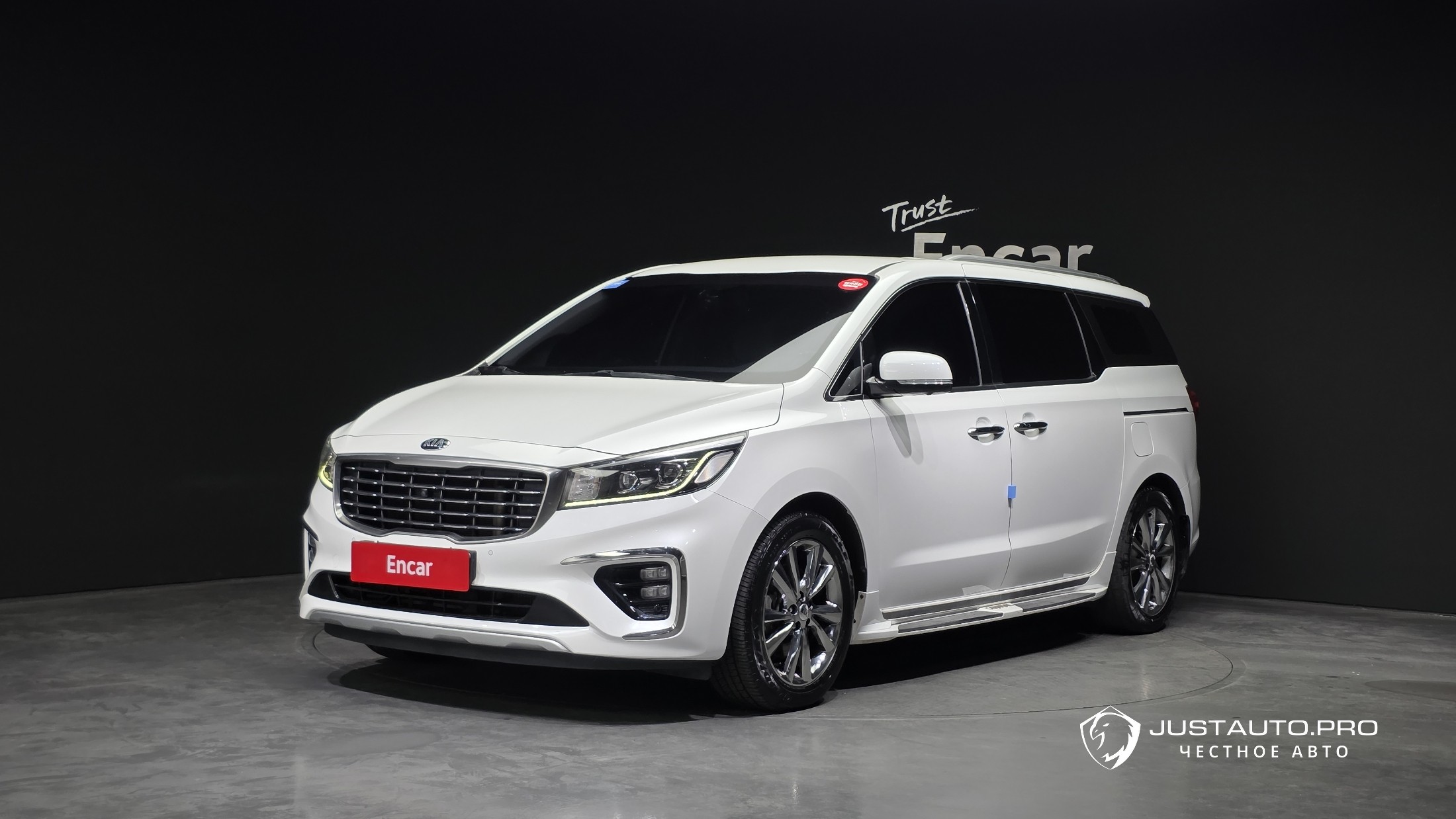 Автомобиль Kia Canival