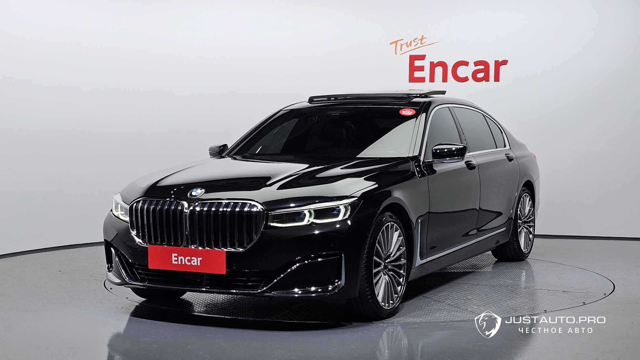 Автомобиль BMW 7-Series