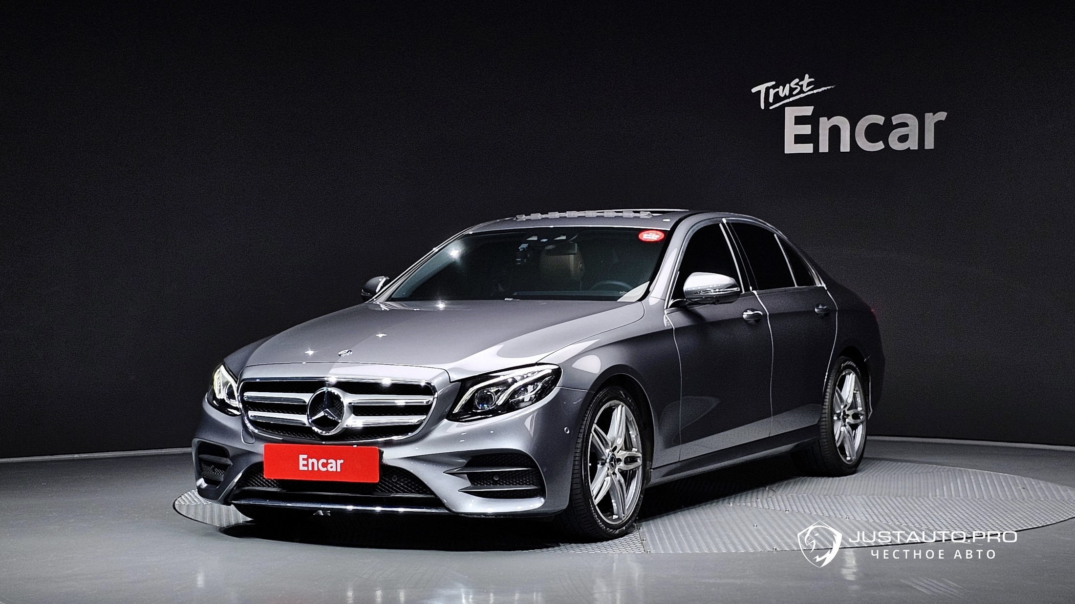 Автомобиль Mercedes-Benz E-Class