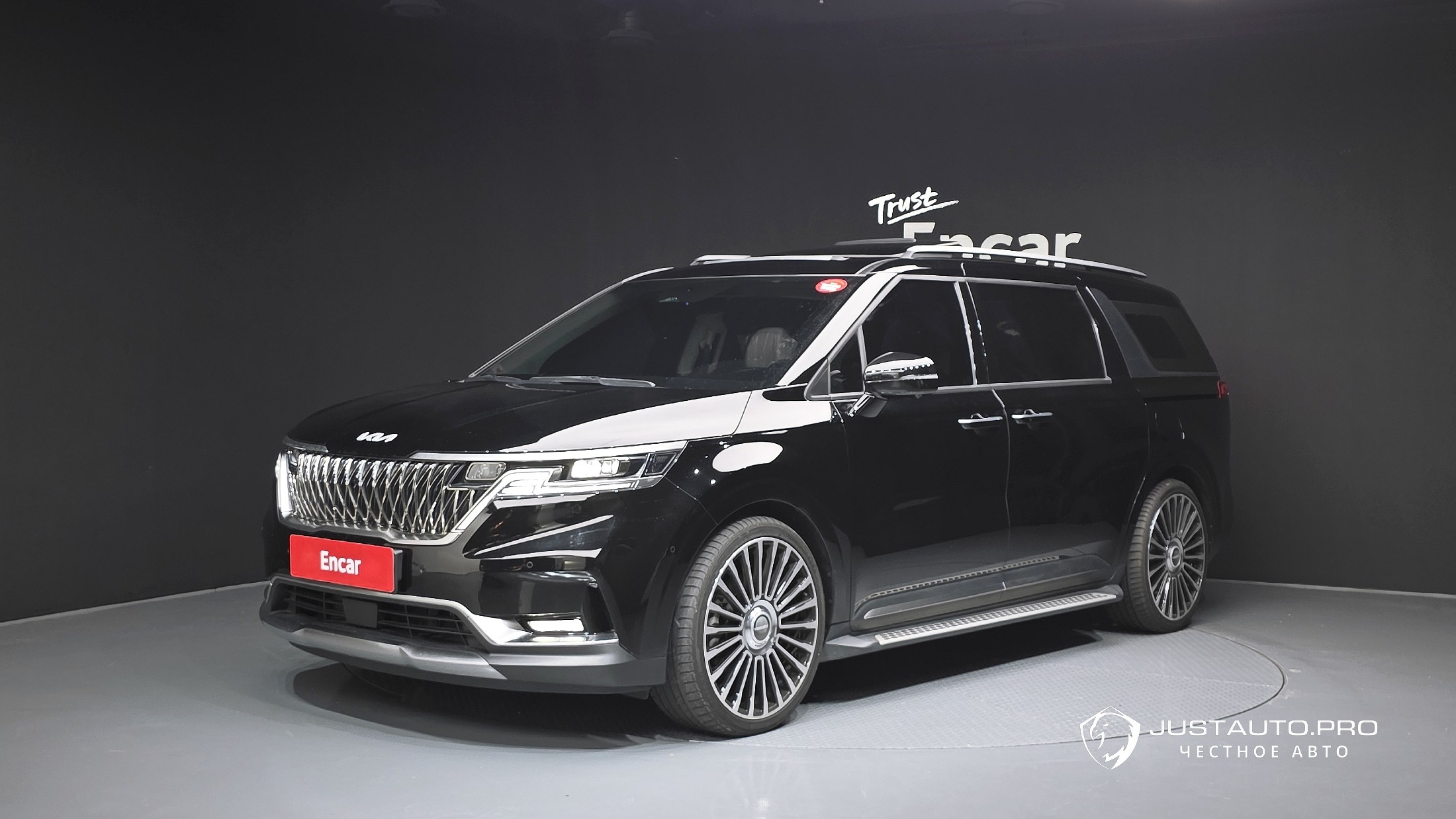 Автомобиль Kia Canival