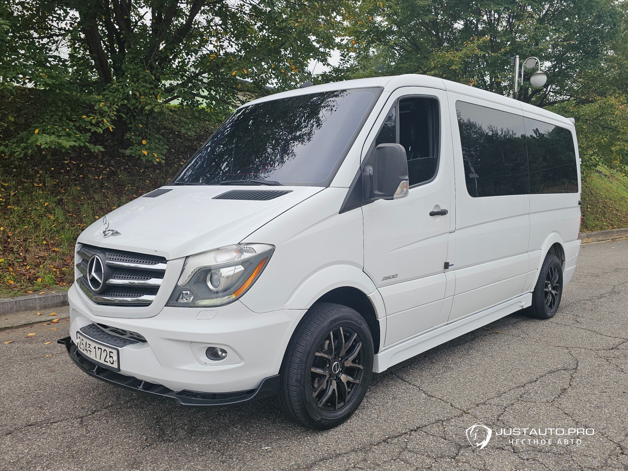 Автомобиль Mercedes-Benz Sprinter