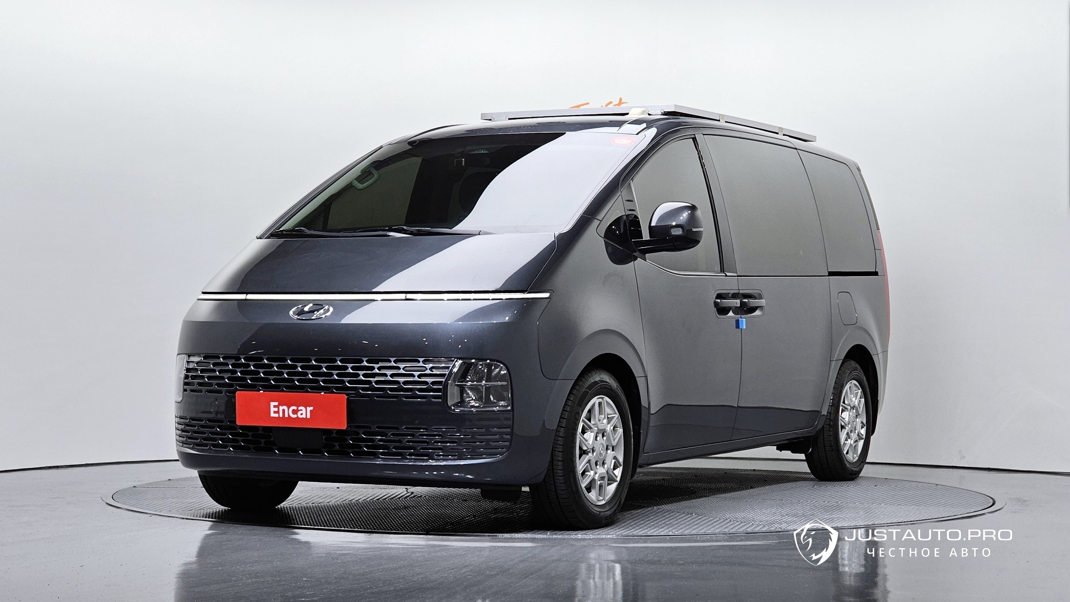 Автомобиль Hyundai Staria