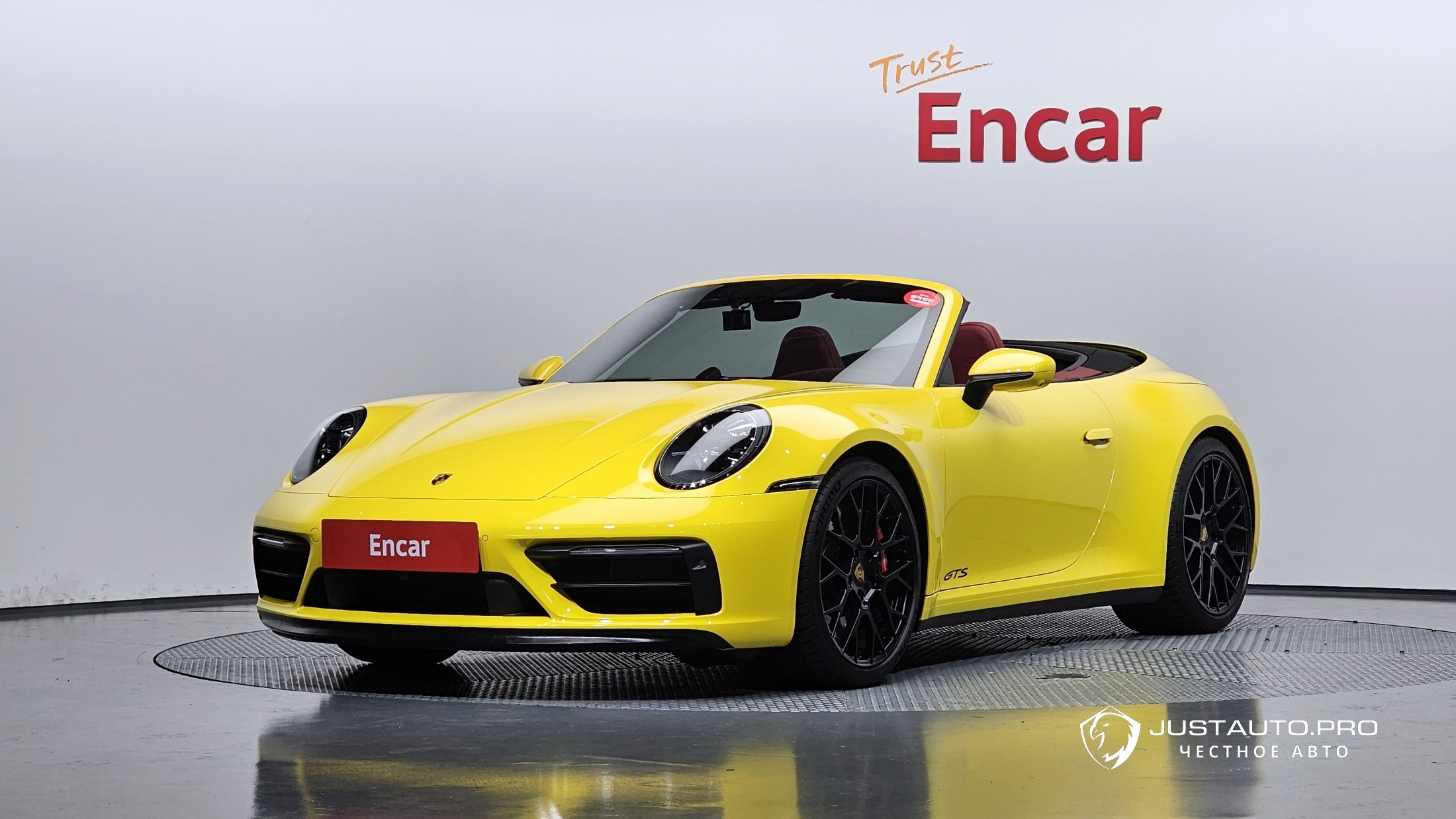 Автомобиль Porsche 911