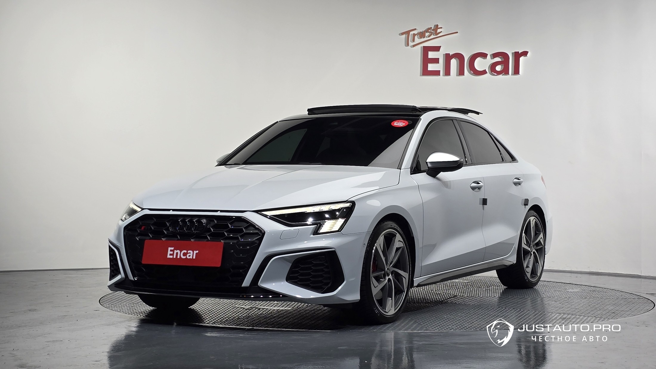 Автомобиль Audi S3