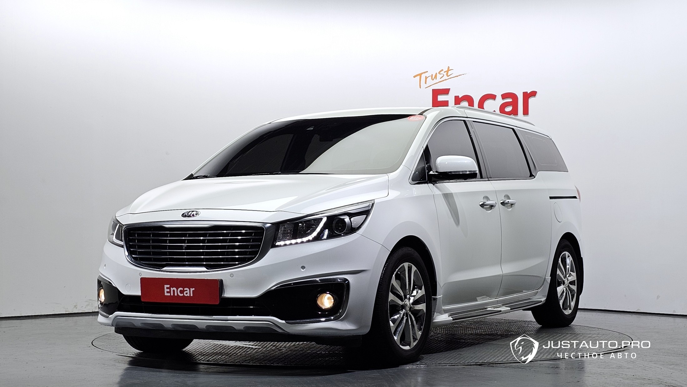 Автомобиль Kia Canival