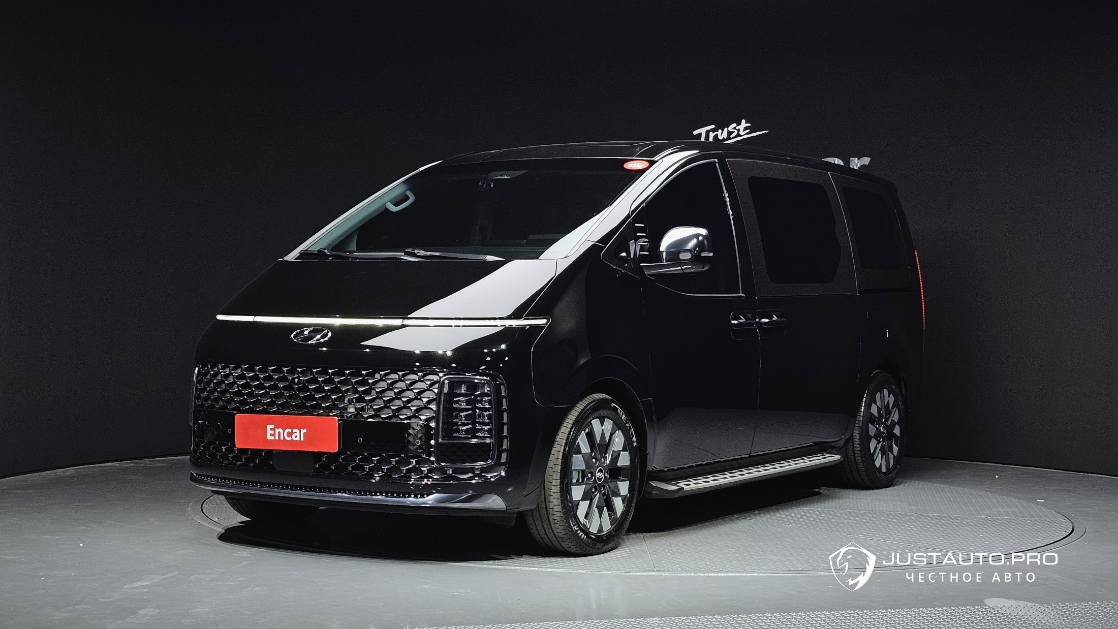 Автомобиль Hyundai Staria