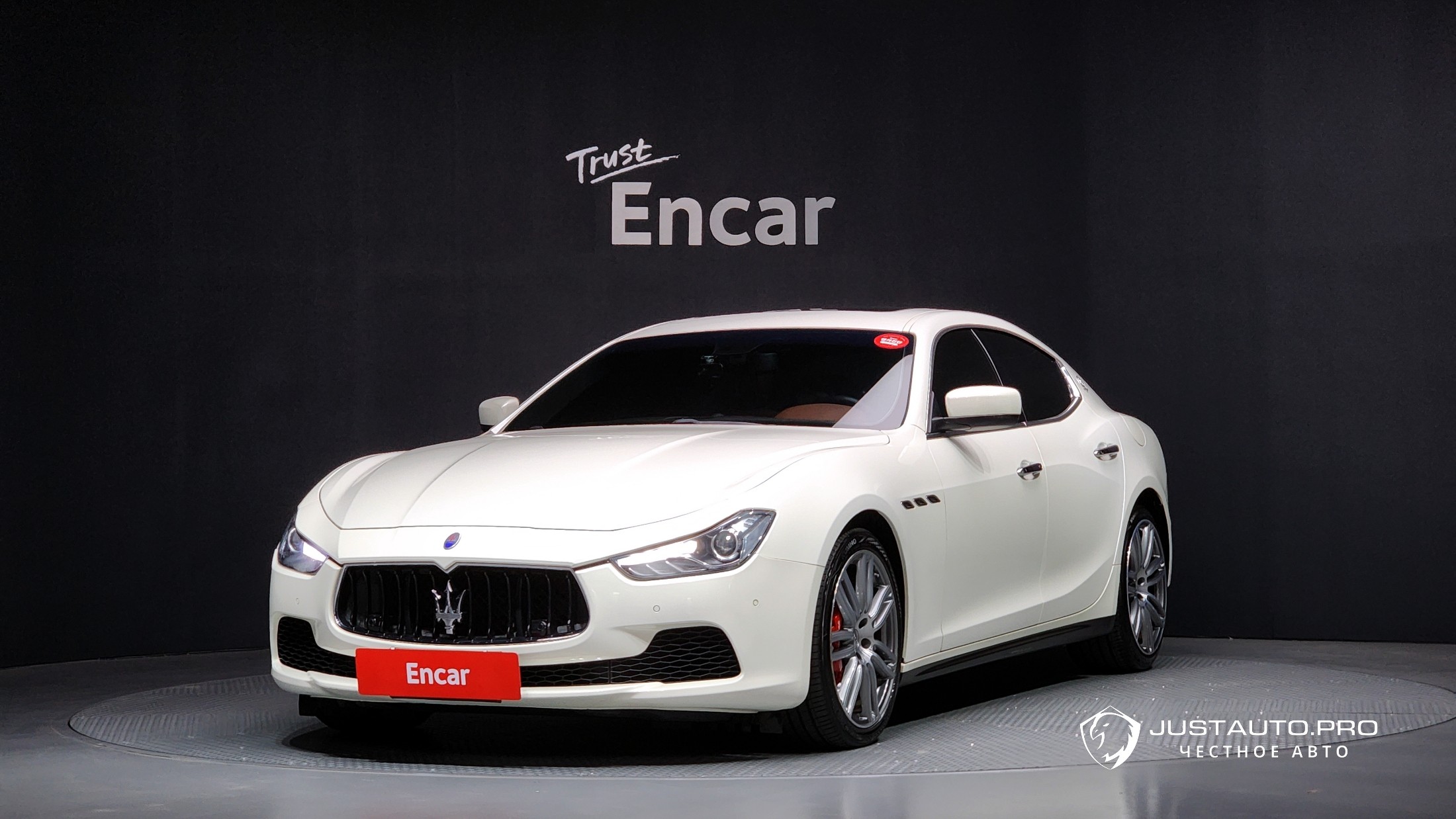 Автомобиль Maserati Ghibli