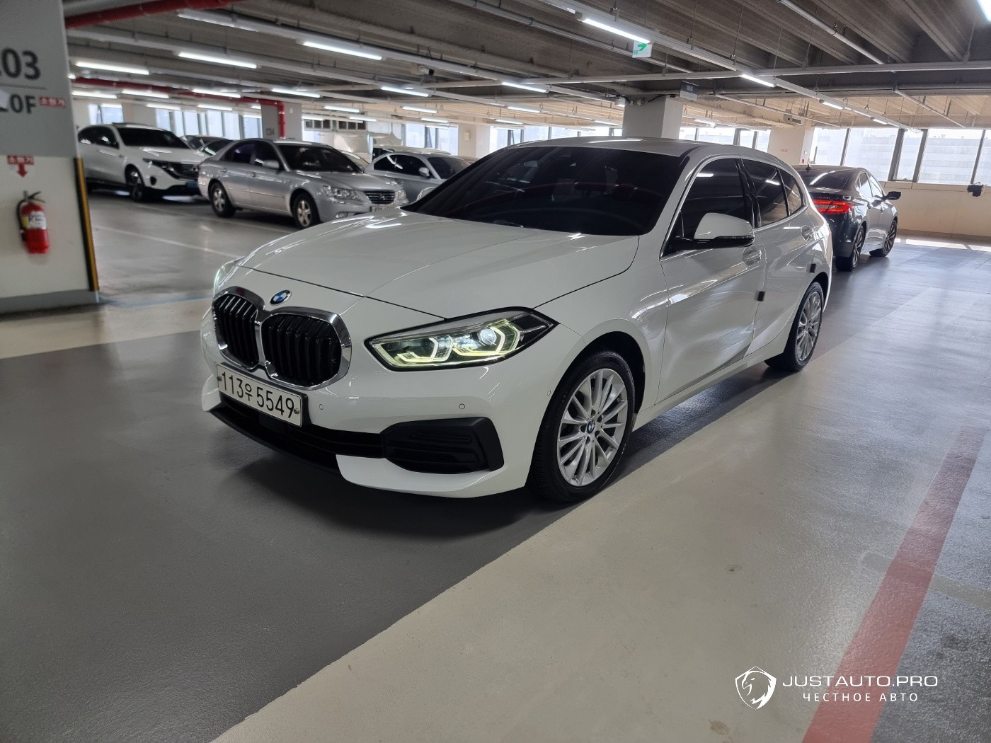 Автомобиль BMW 1-Series