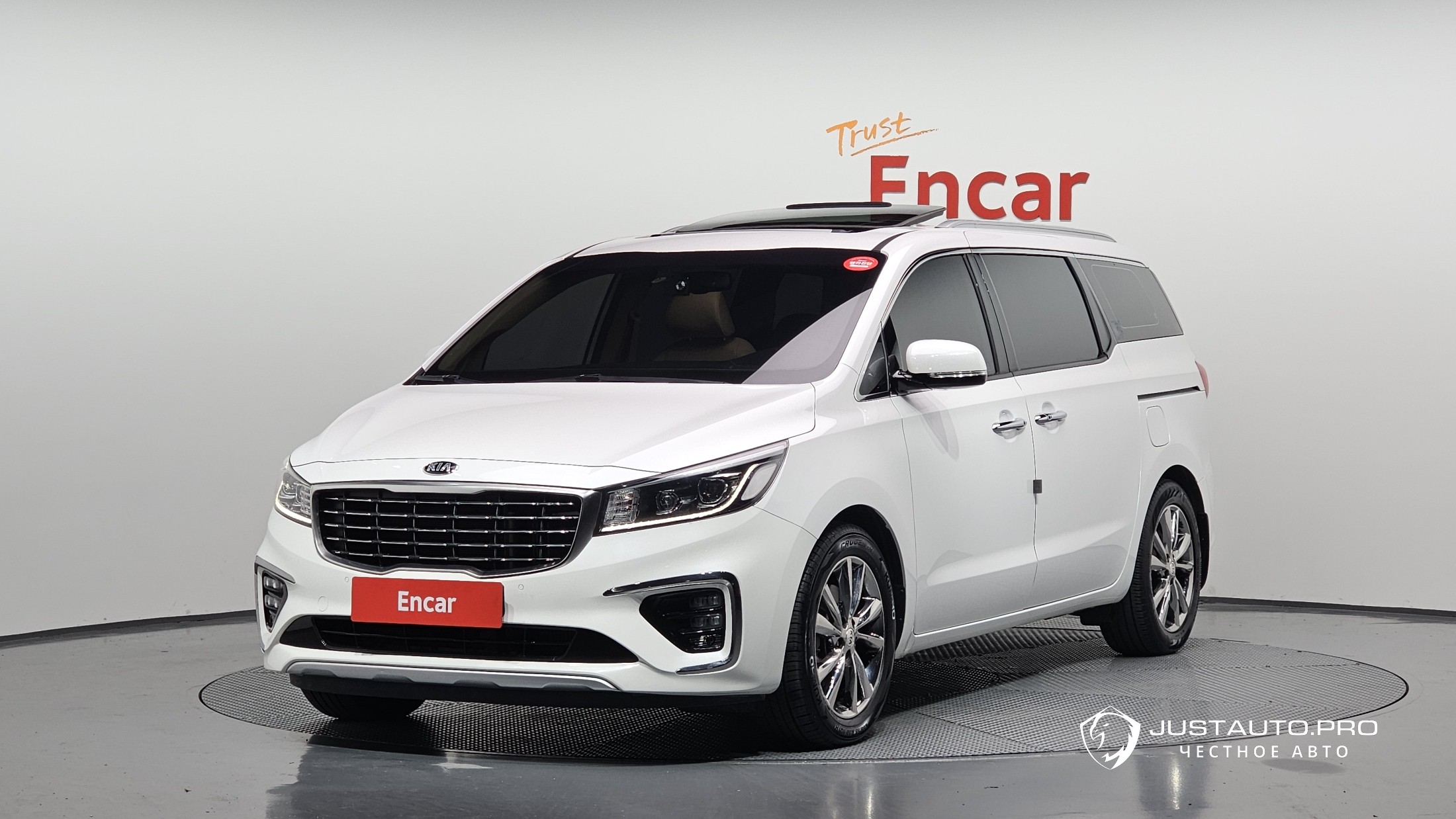Автомобиль Kia Canival