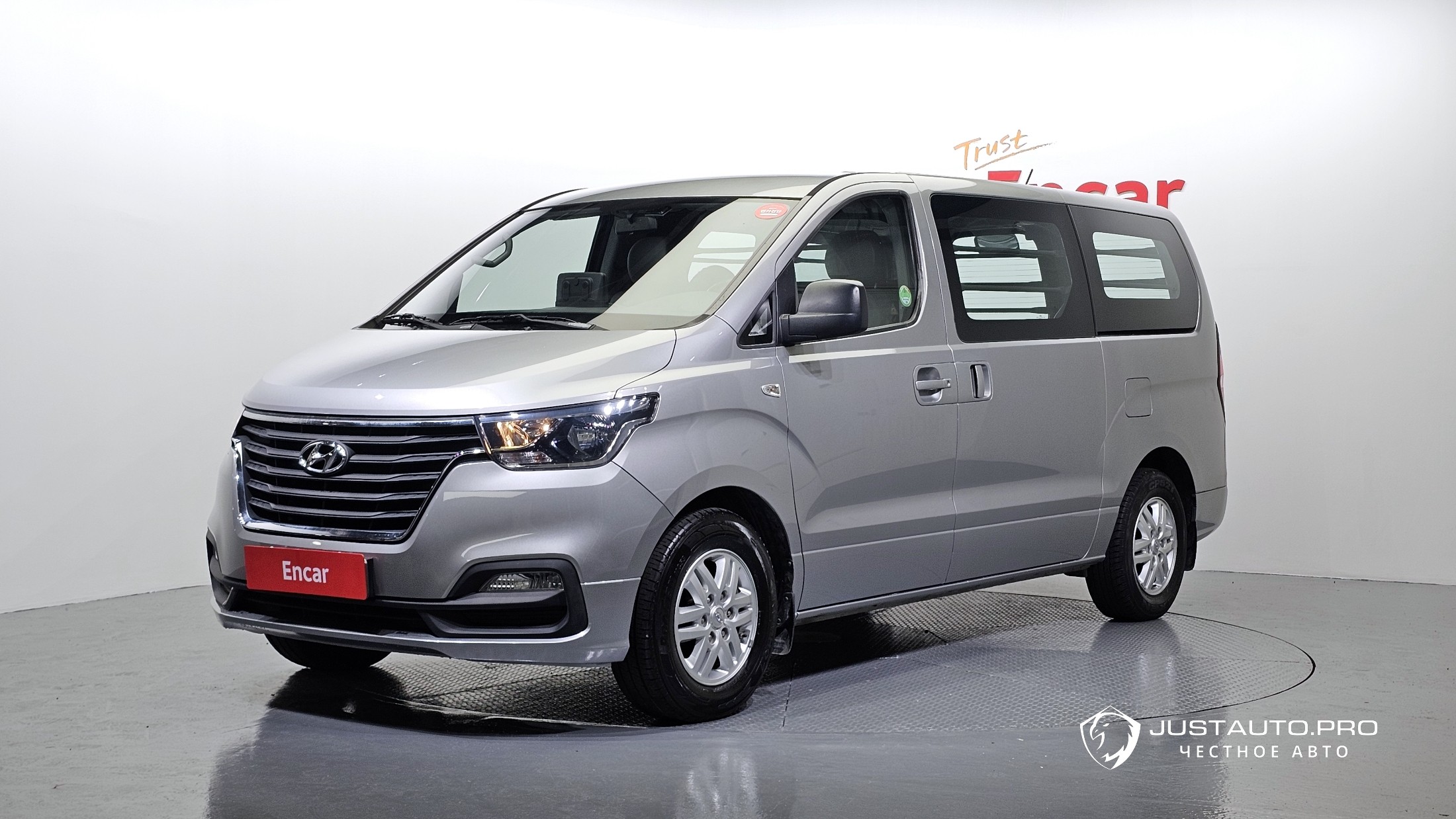 Автомобиль Hyundai Starex