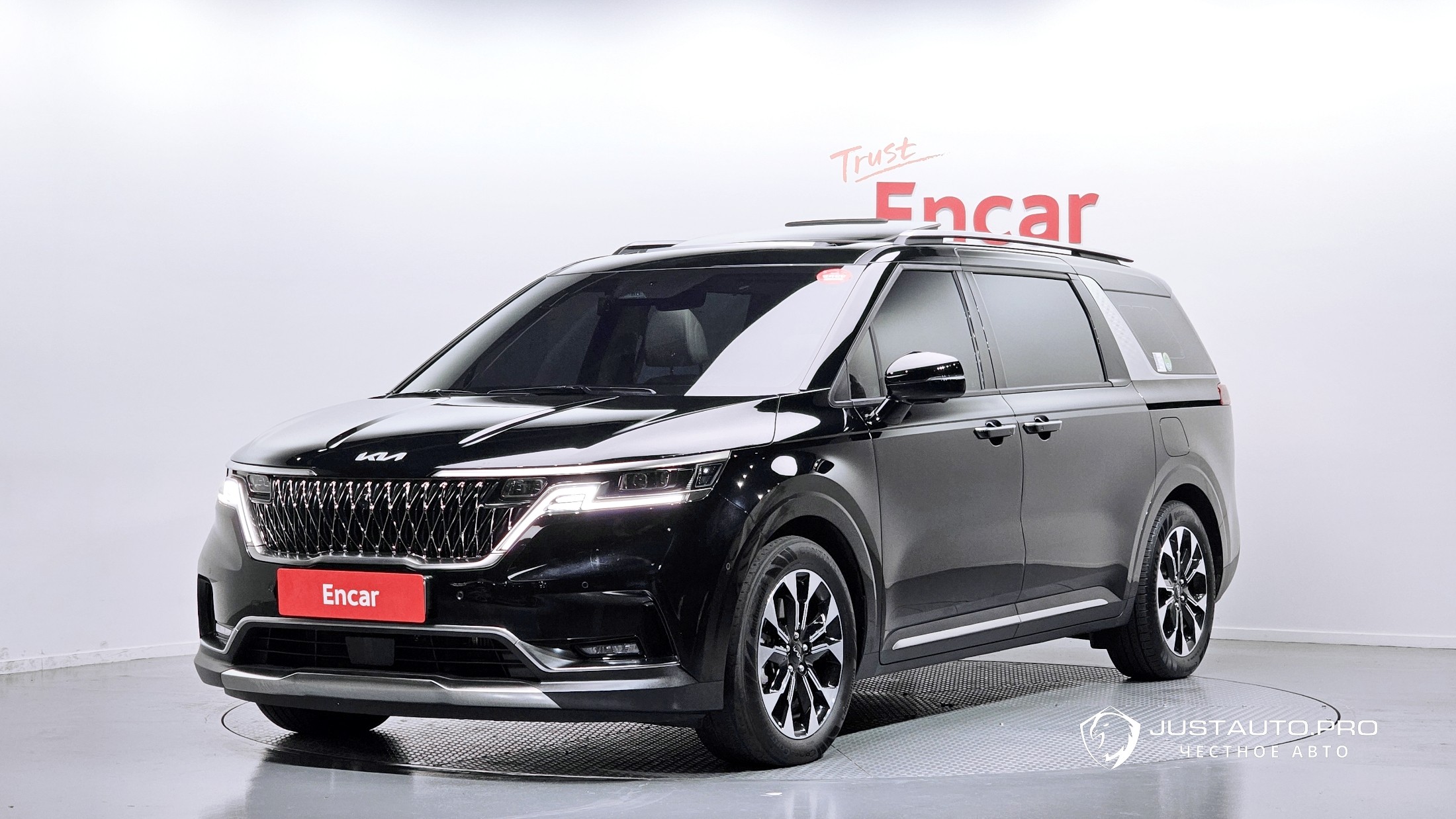 Автомобиль Kia Canival