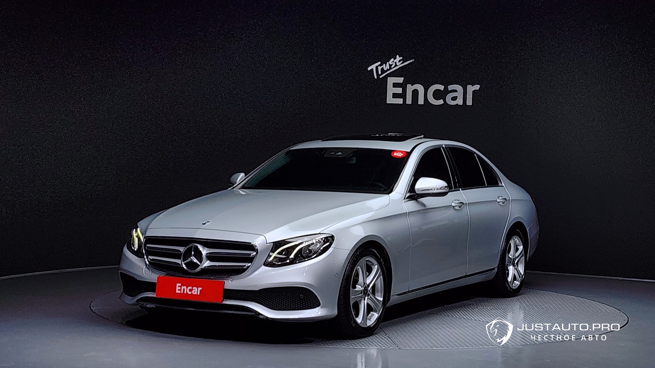 Автомобиль Mercedes-Benz E-Class