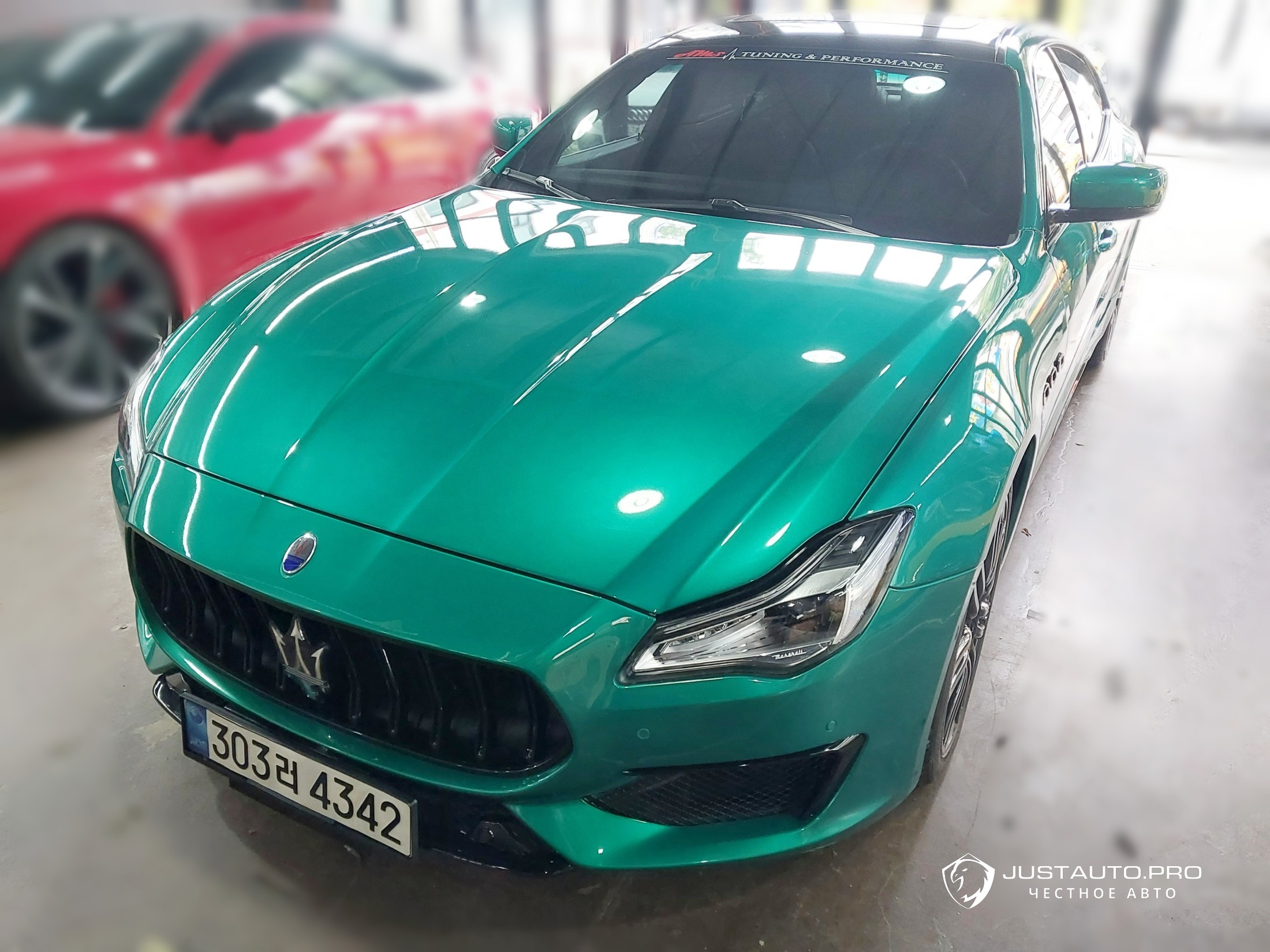 Автомобиль Maserati Quattroporte