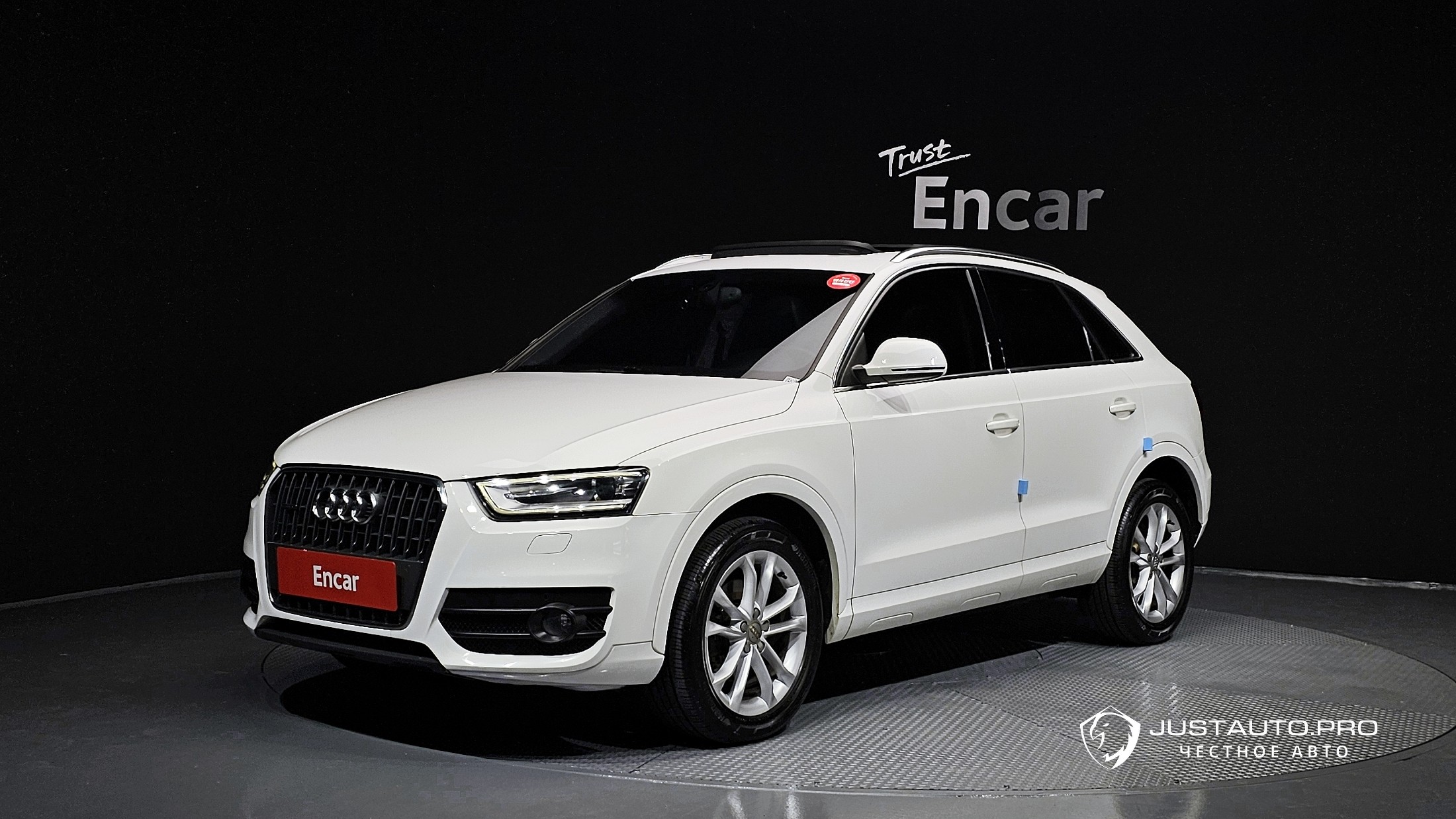 Автомобиль Audi Q3