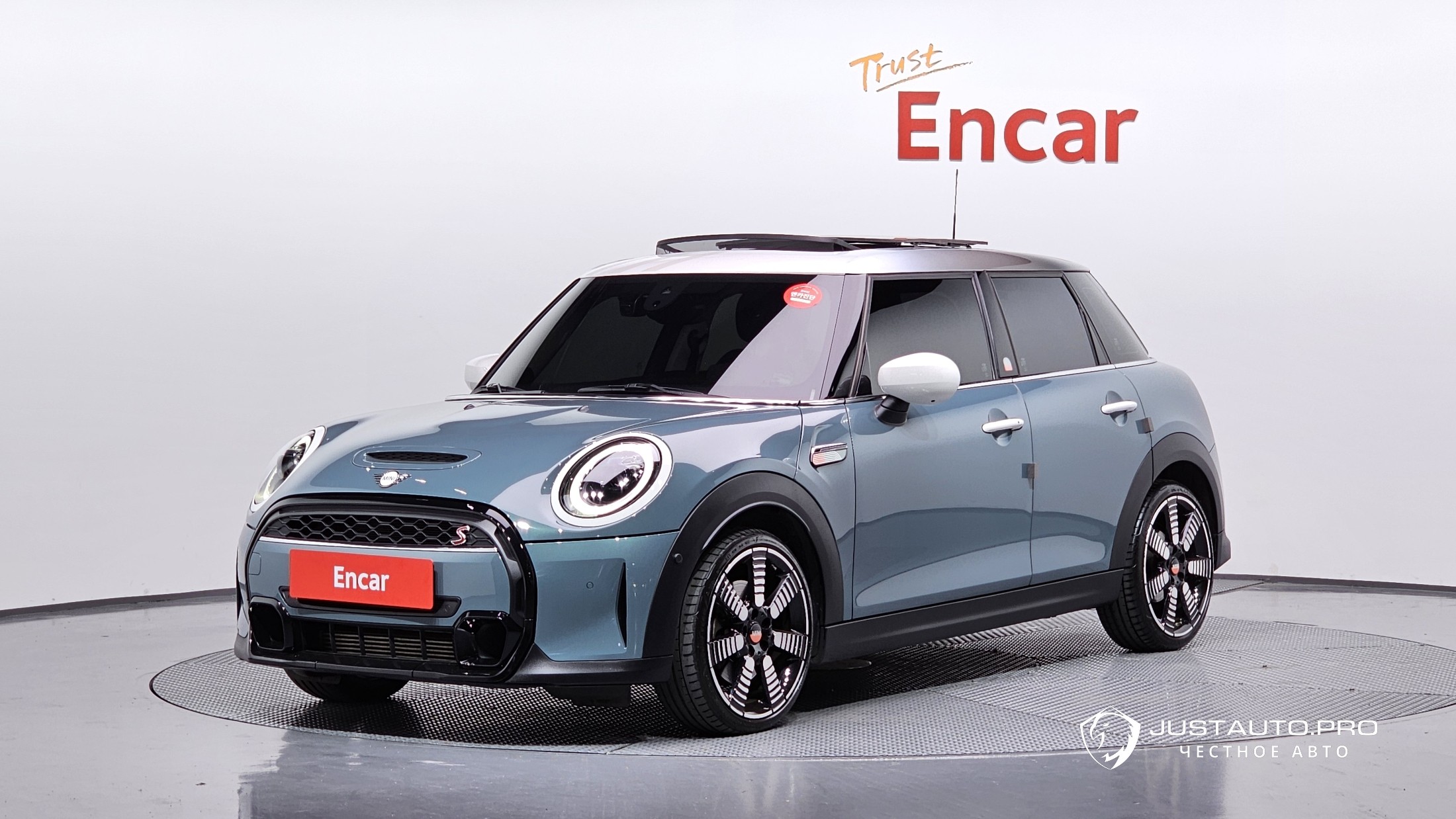 Автомобиль Mini Cooper