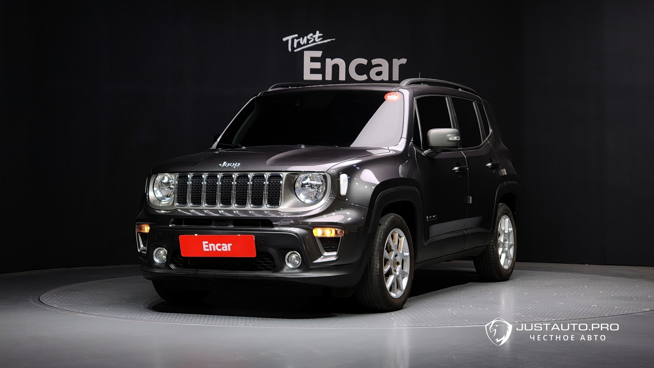 Автомобиль Jeep Renegade