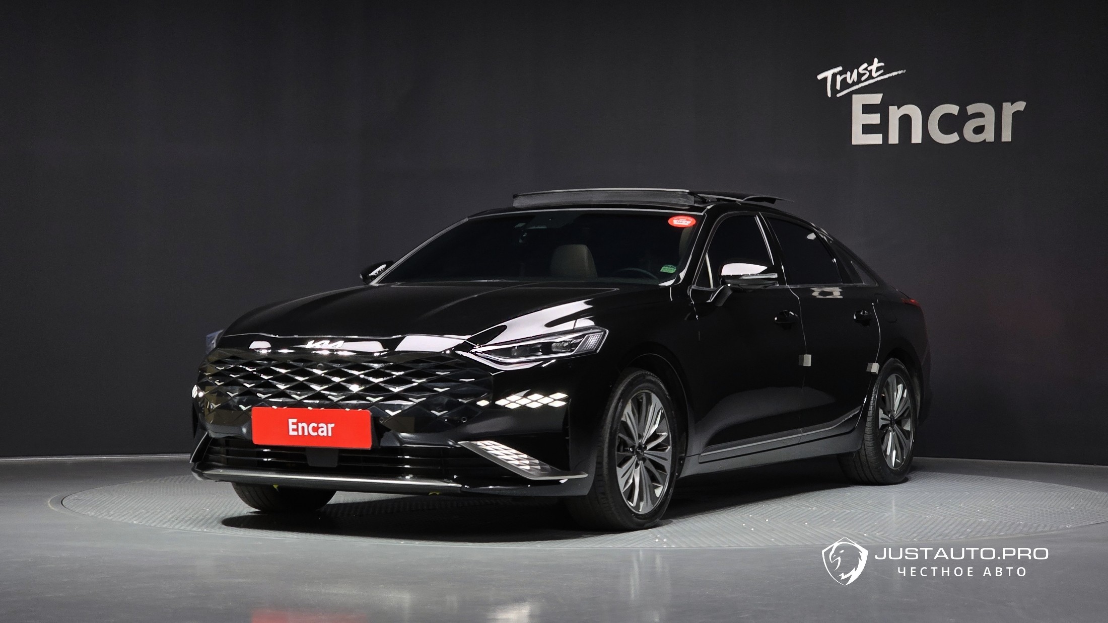 Автомобиль Kia K8