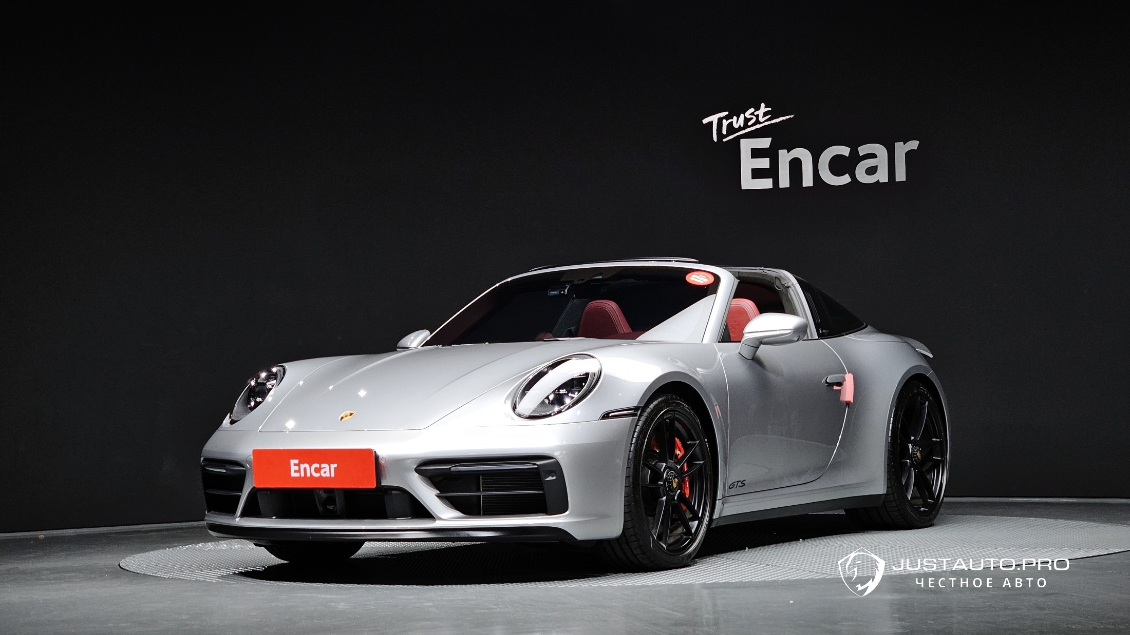 Автомобиль Porsche 911