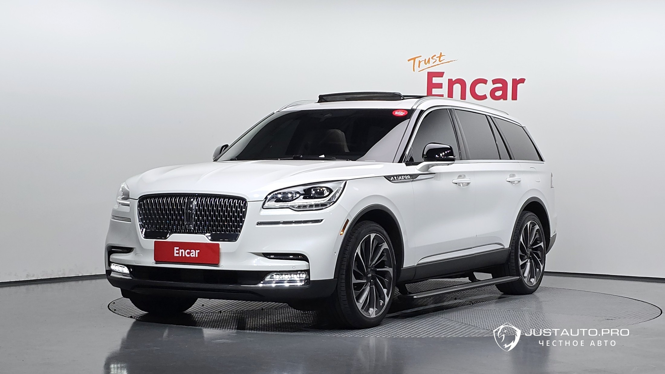 Автомобиль Lincoln Aviator