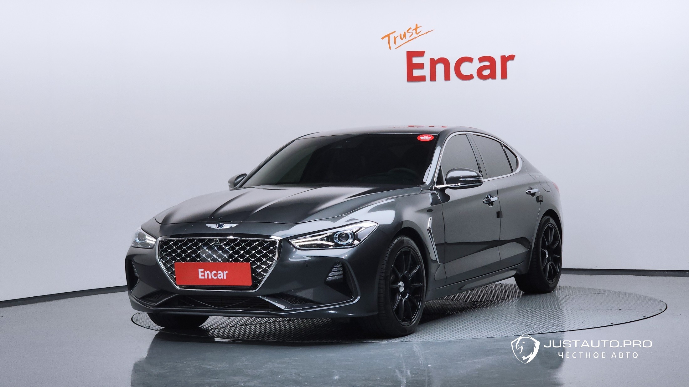 Автомобиль Genesis G70