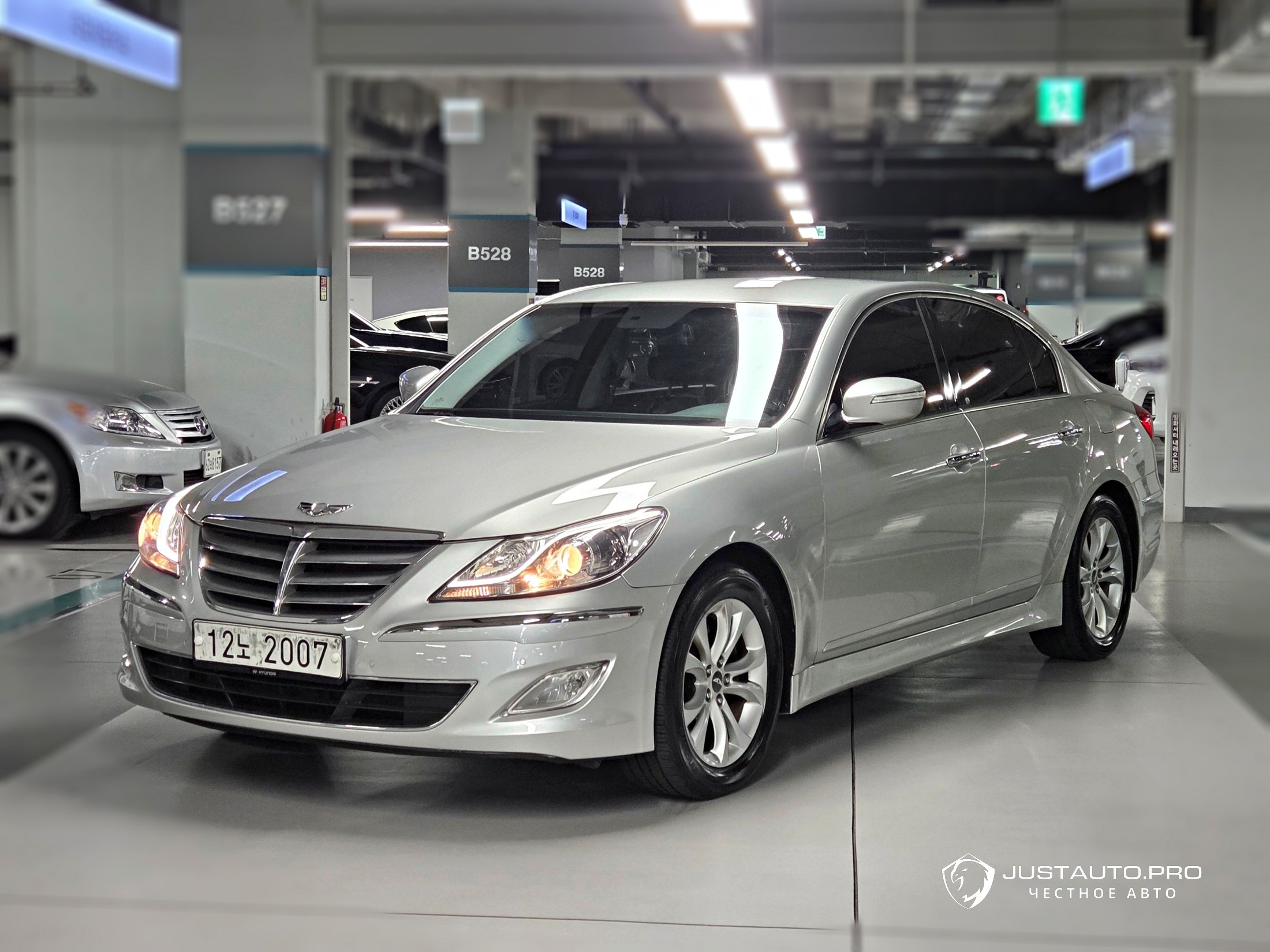 Автомобиль Hyundai Genesis
