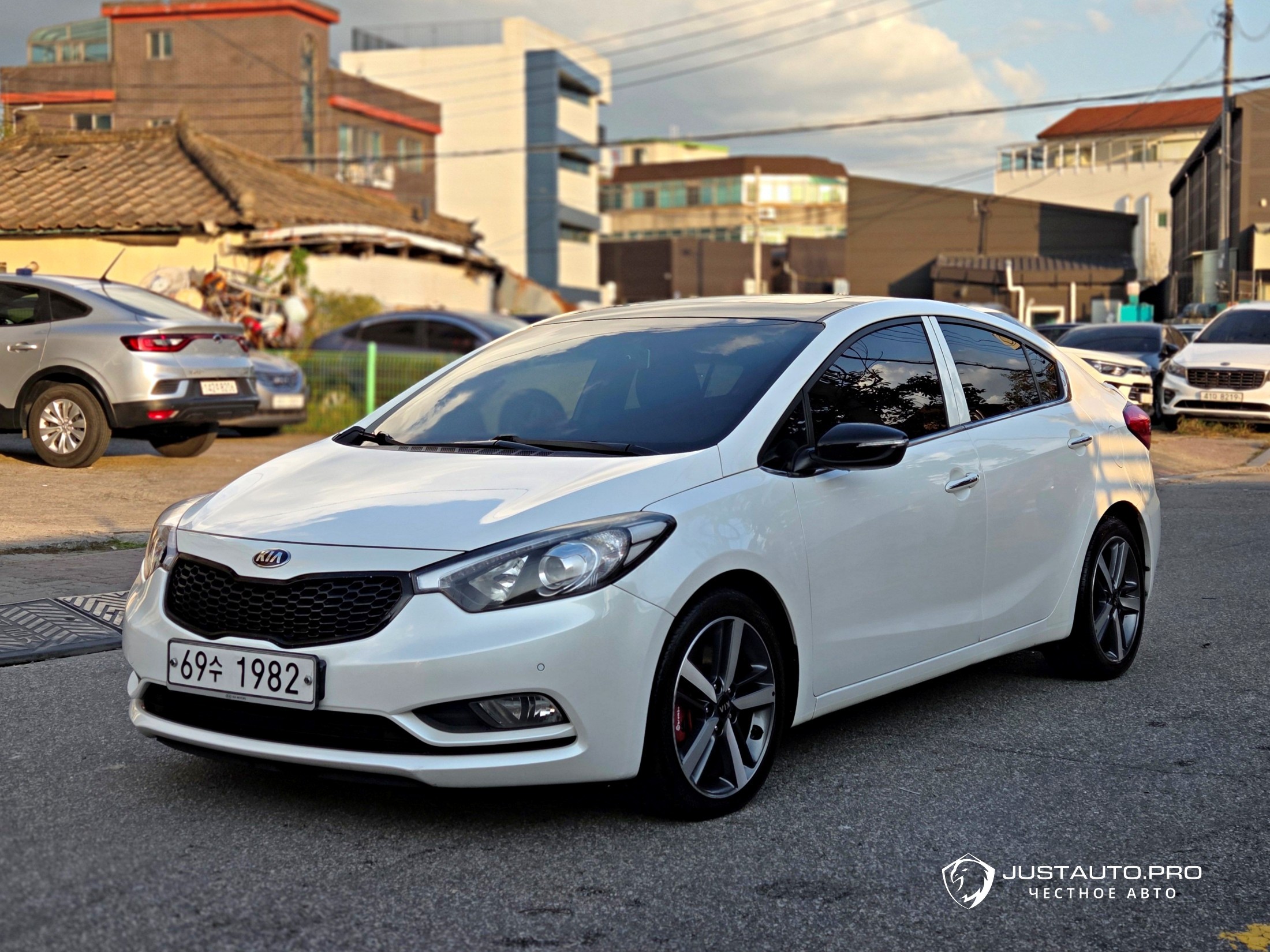 Автомобиль Kia K3