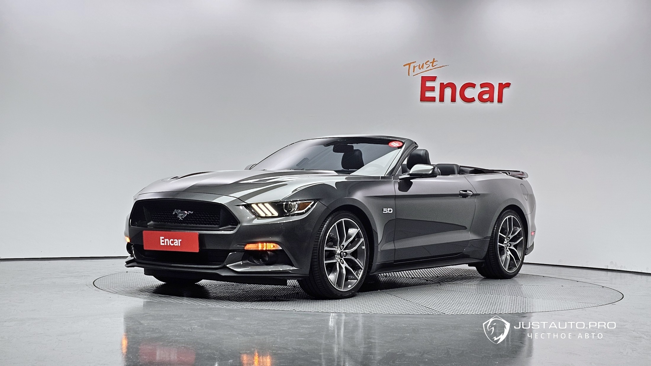 Автомобиль Ford Mustang