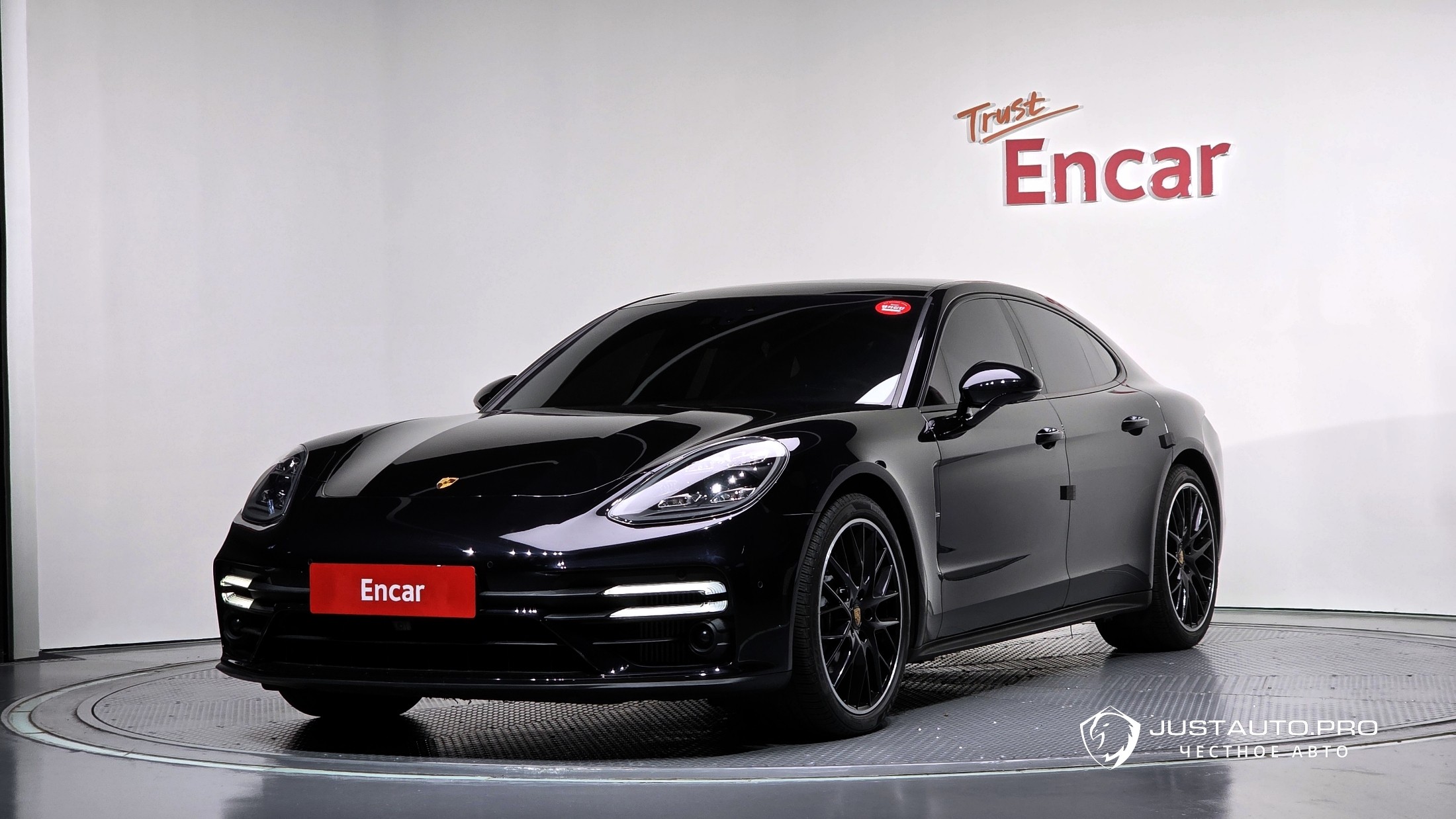 Автомобиль Porsche Panamera