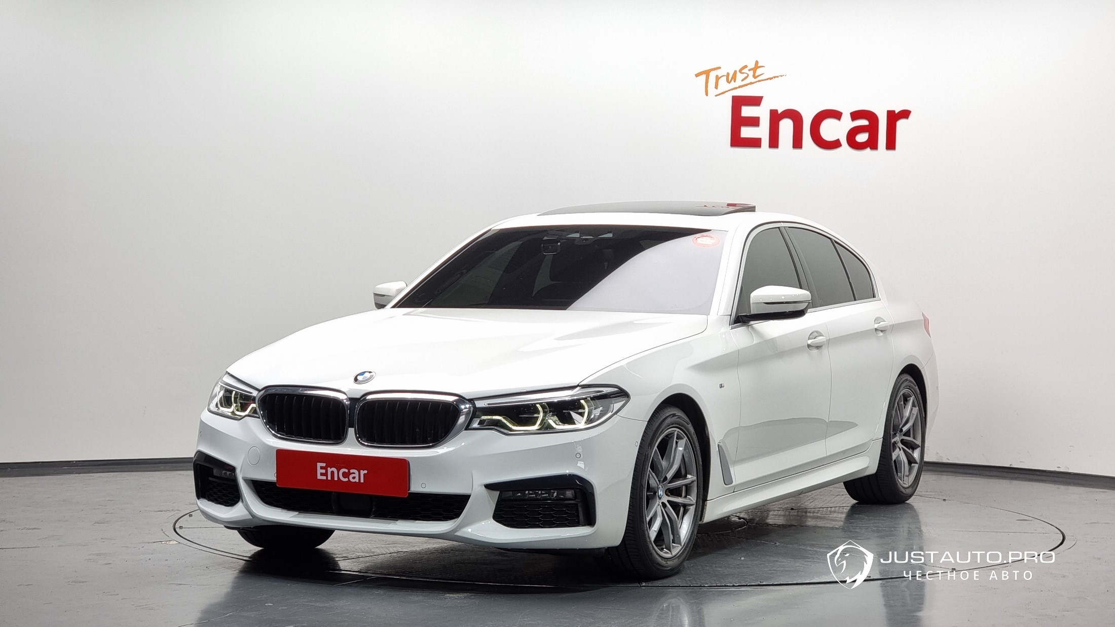 Автомобиль BMW 5-Series