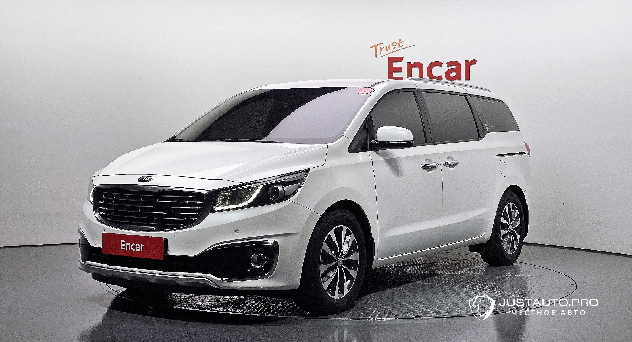 Автомобиль Kia Canival