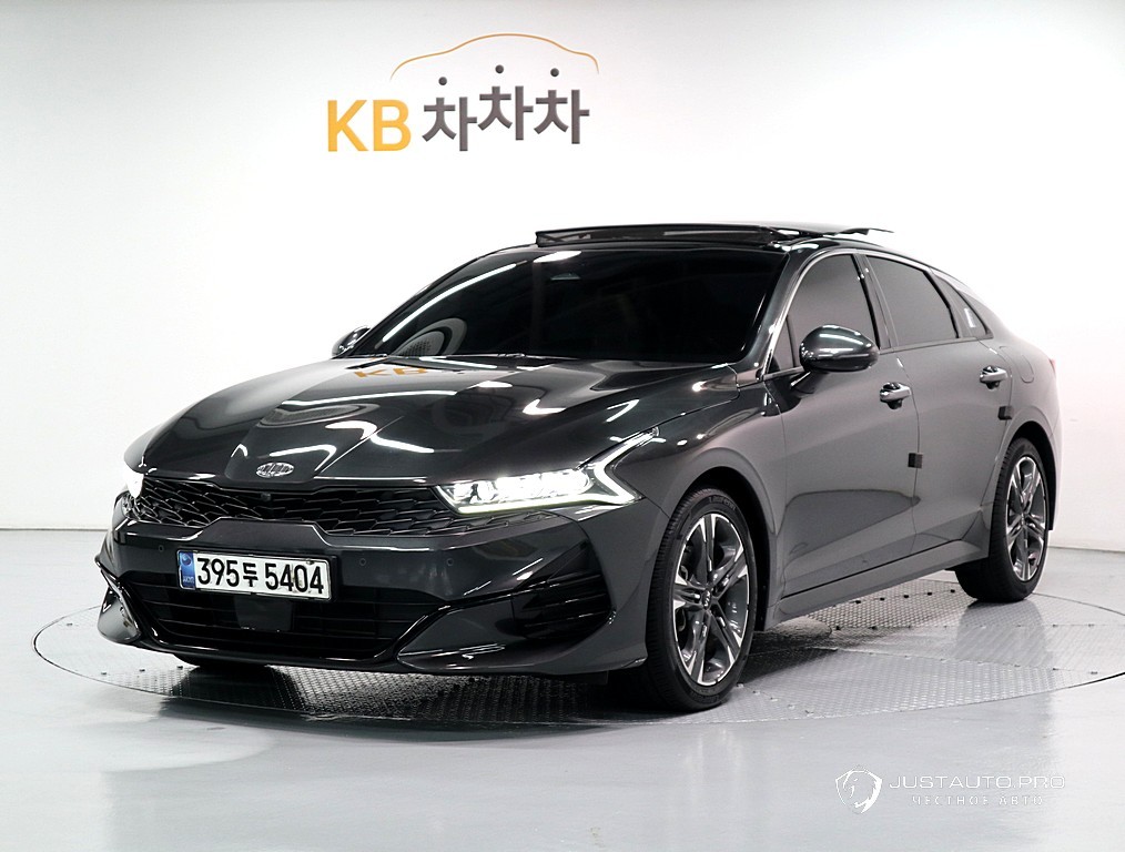 Автомобиль Kia K5