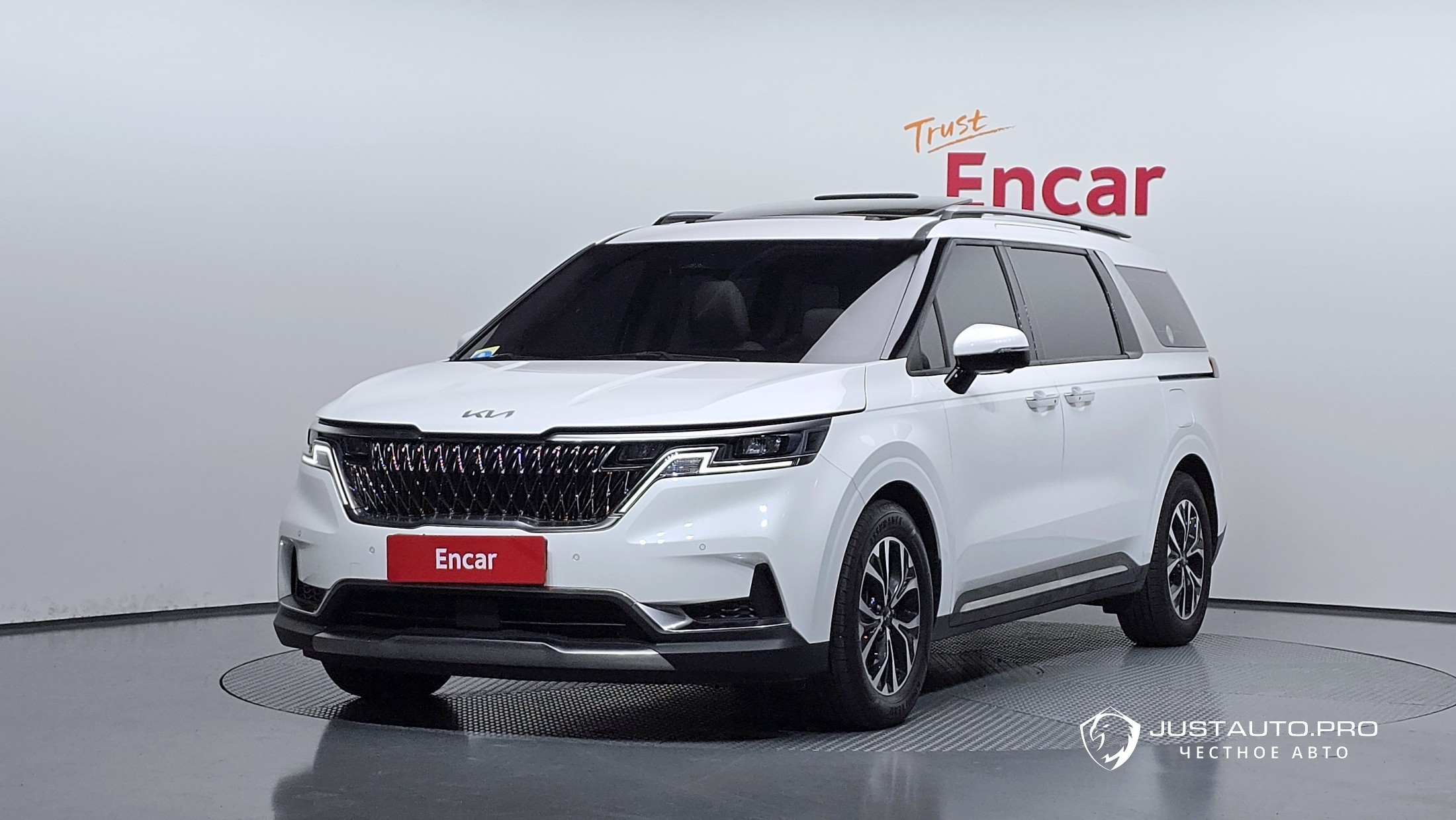 Автомобиль Kia Canival