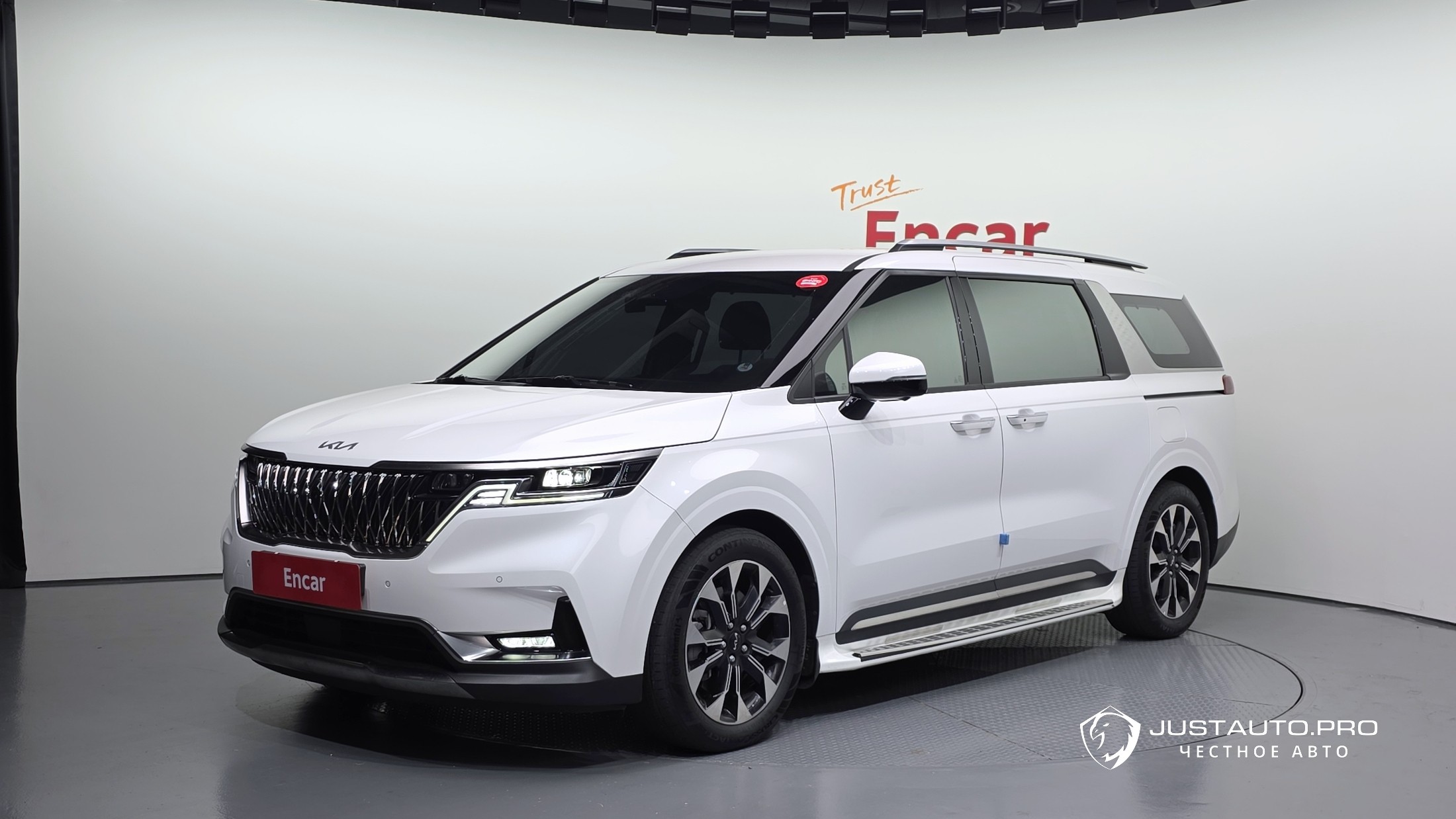 Автомобиль Kia Canival