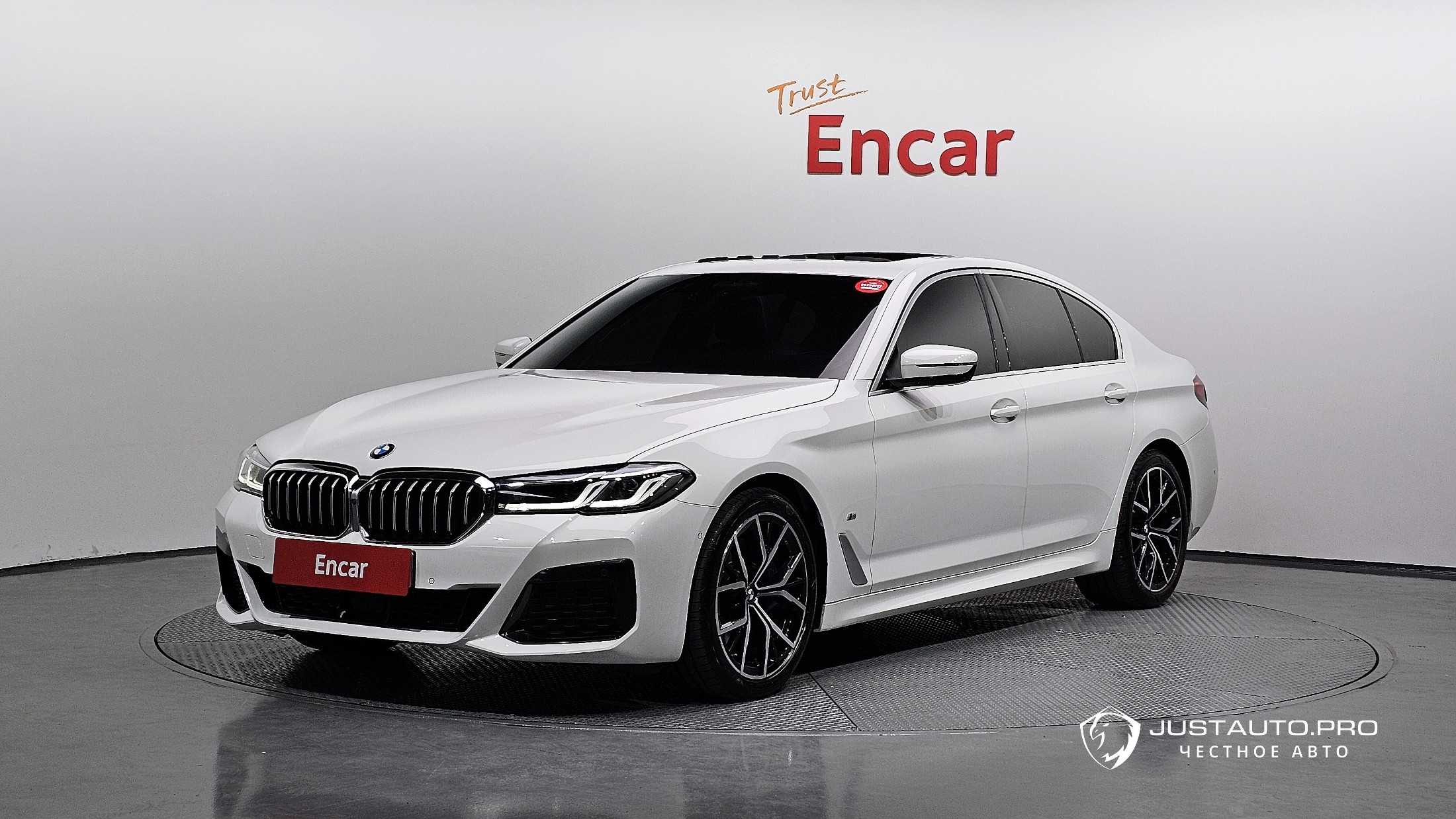 Автомобиль BMW 5-Series