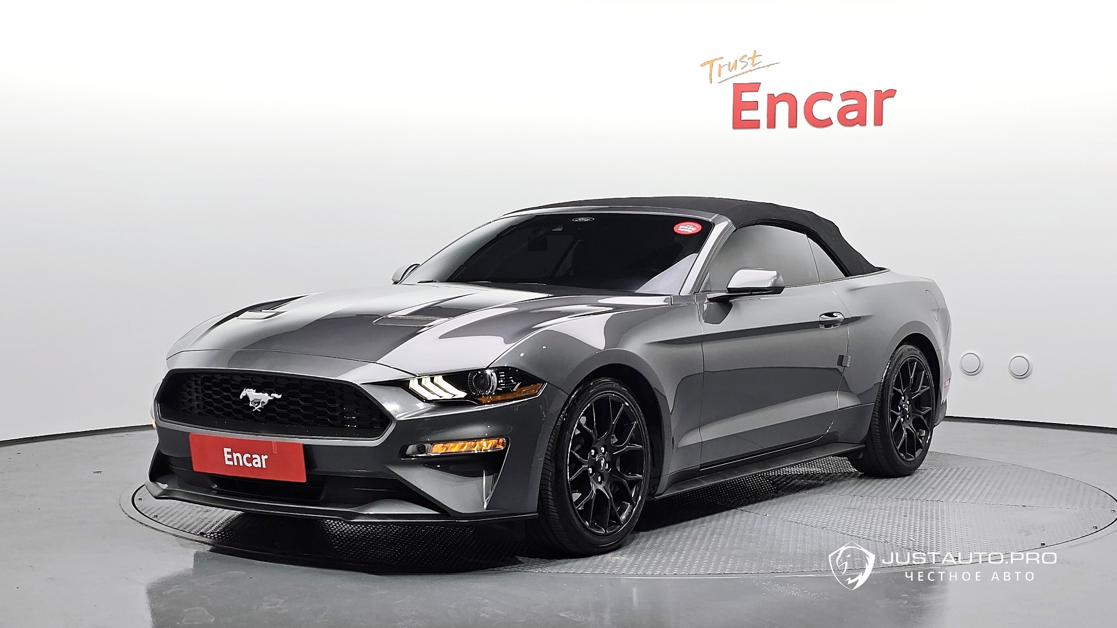 Автомобиль Ford Mustang