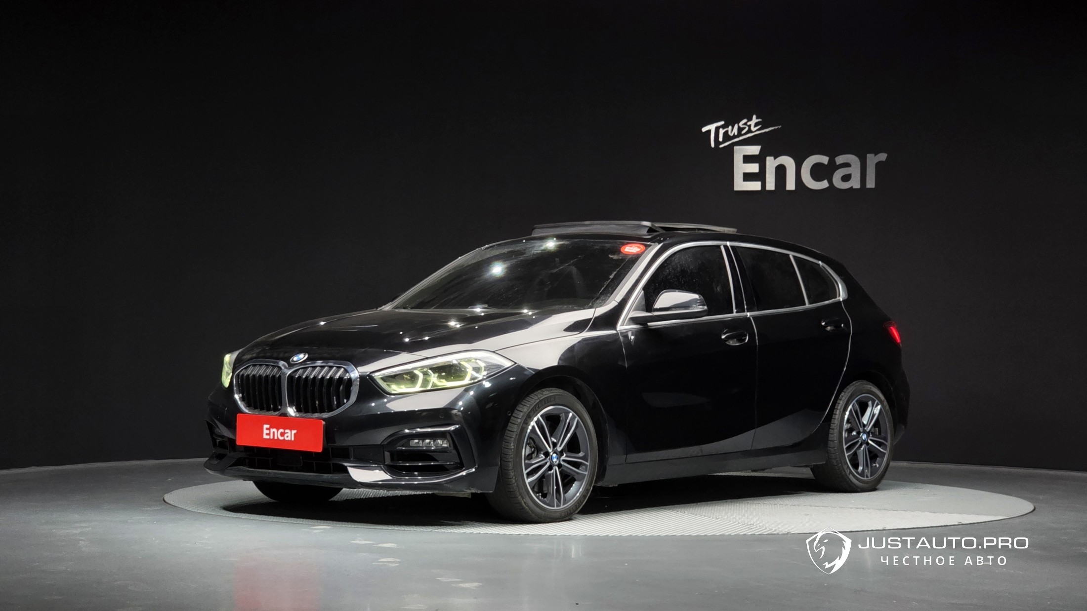 Автомобиль BMW 1-Series