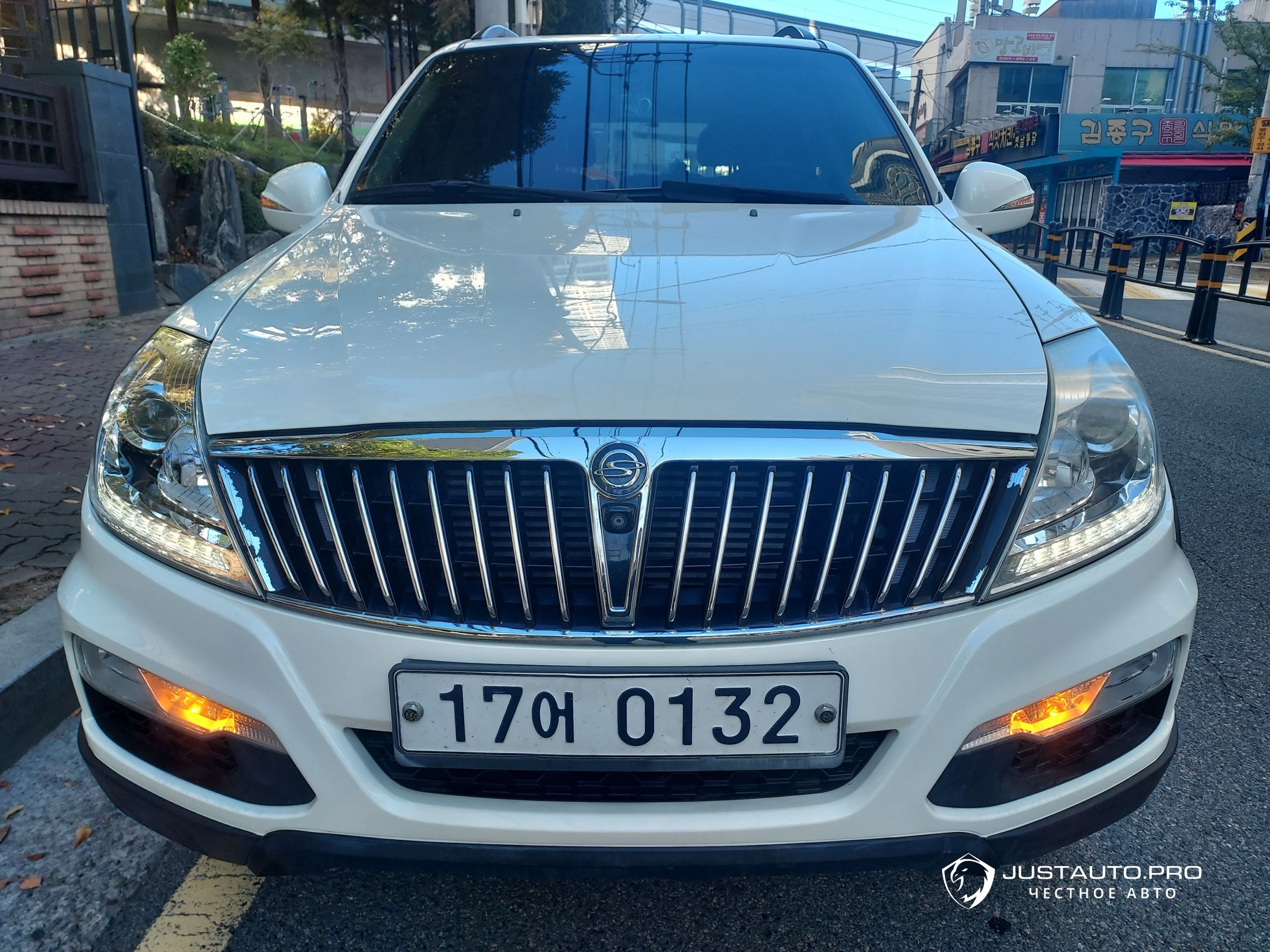 Автомобиль KG_Mobility_Ssangyong Rexton