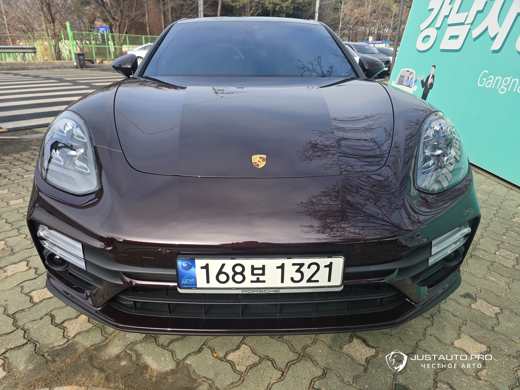 Автомобиль Porsche Panamera