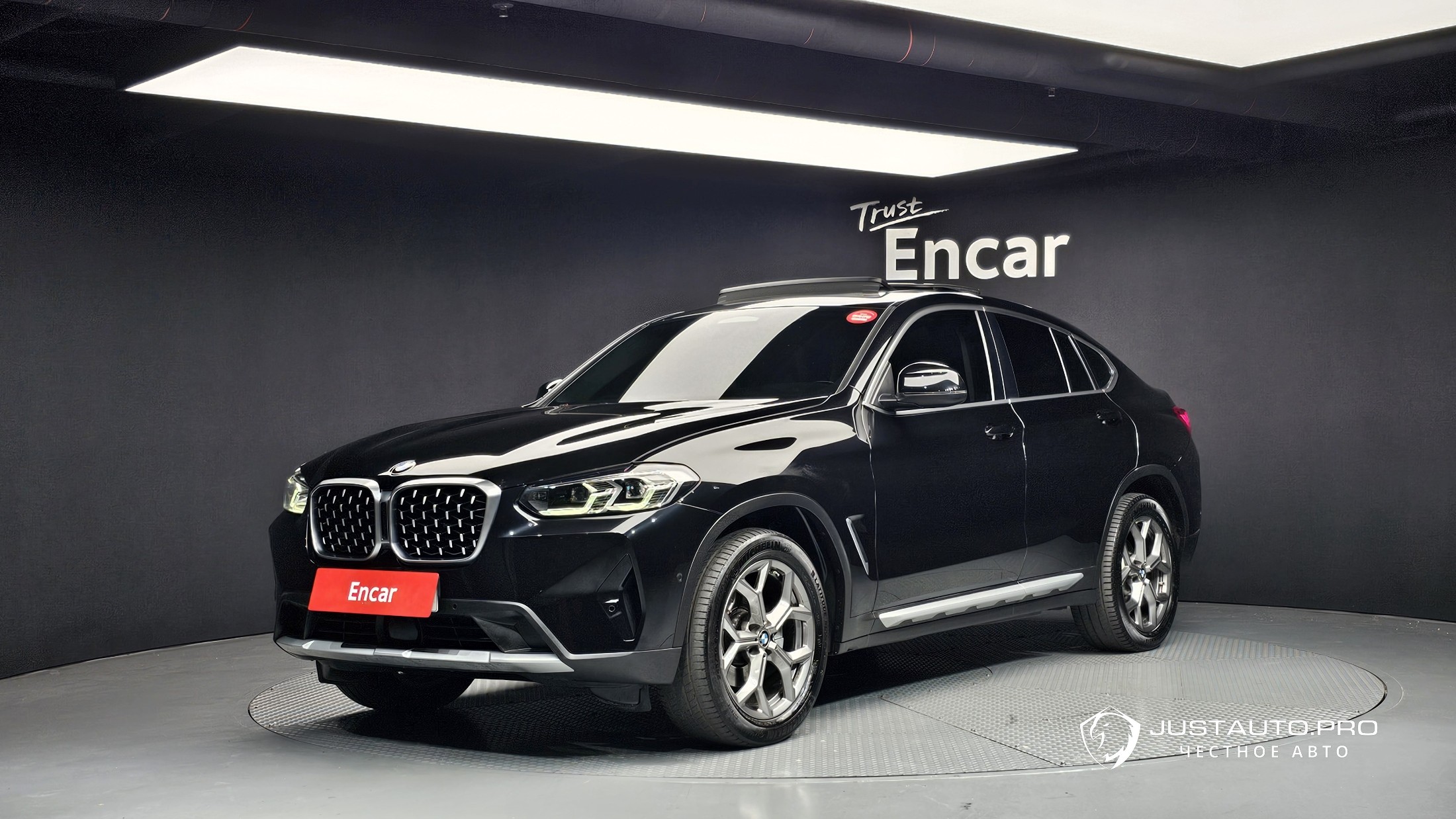 Автомобиль BMW X4