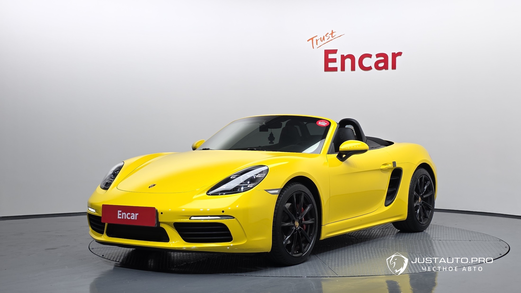 Автомобиль Porsche 718