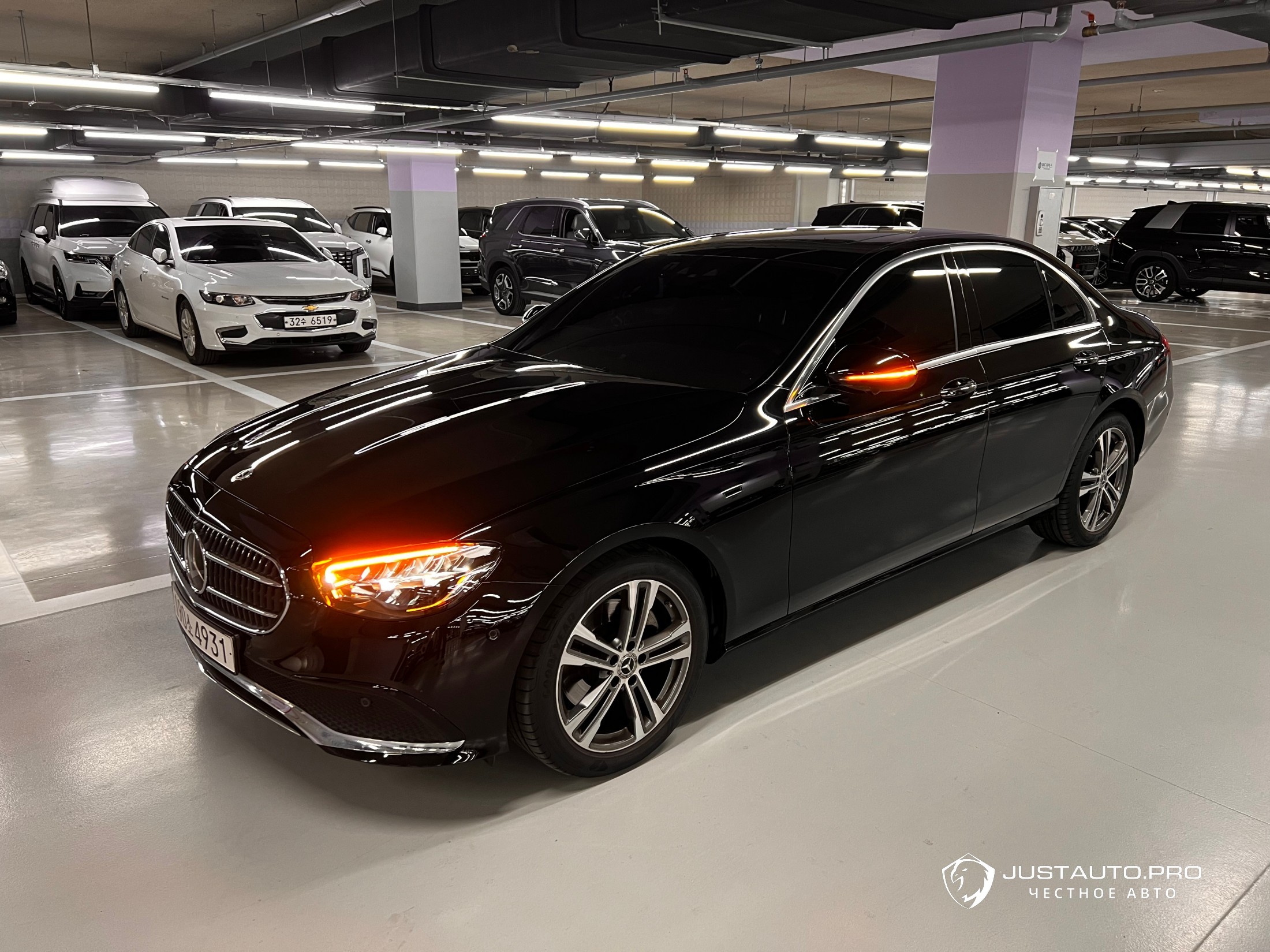 Автомобиль Mercedes-Benz E-Class