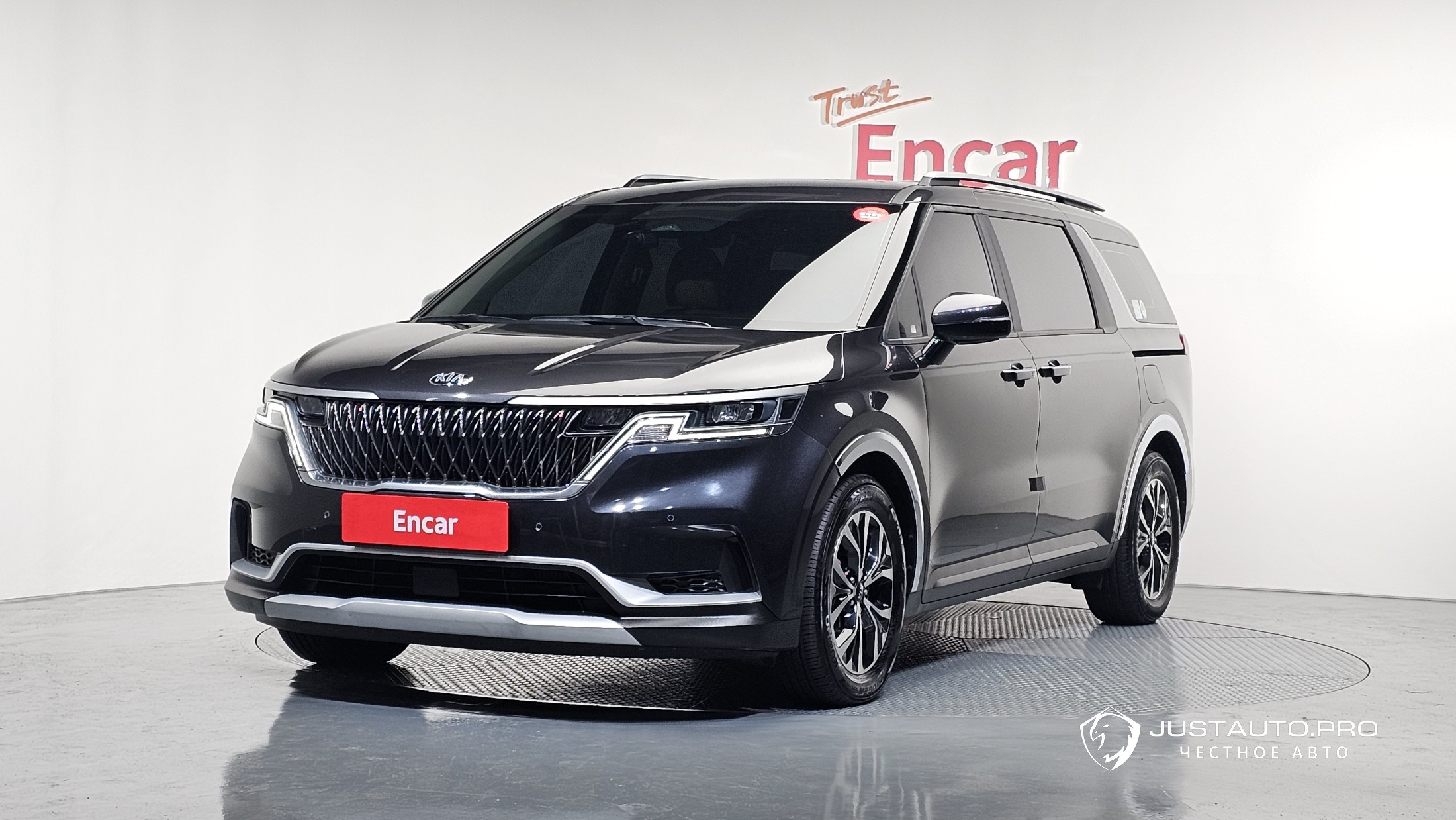 Автомобиль Kia Canival