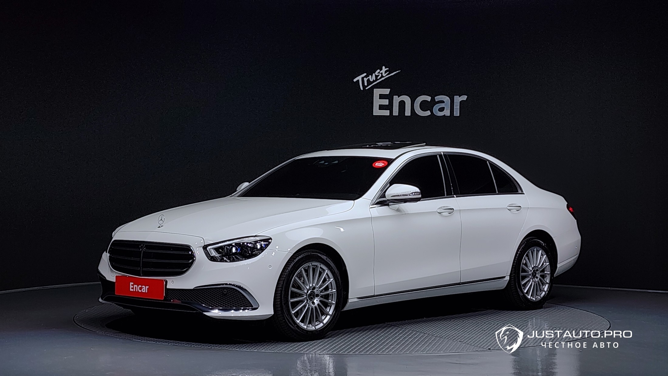 Автомобиль Mercedes-Benz E-Class